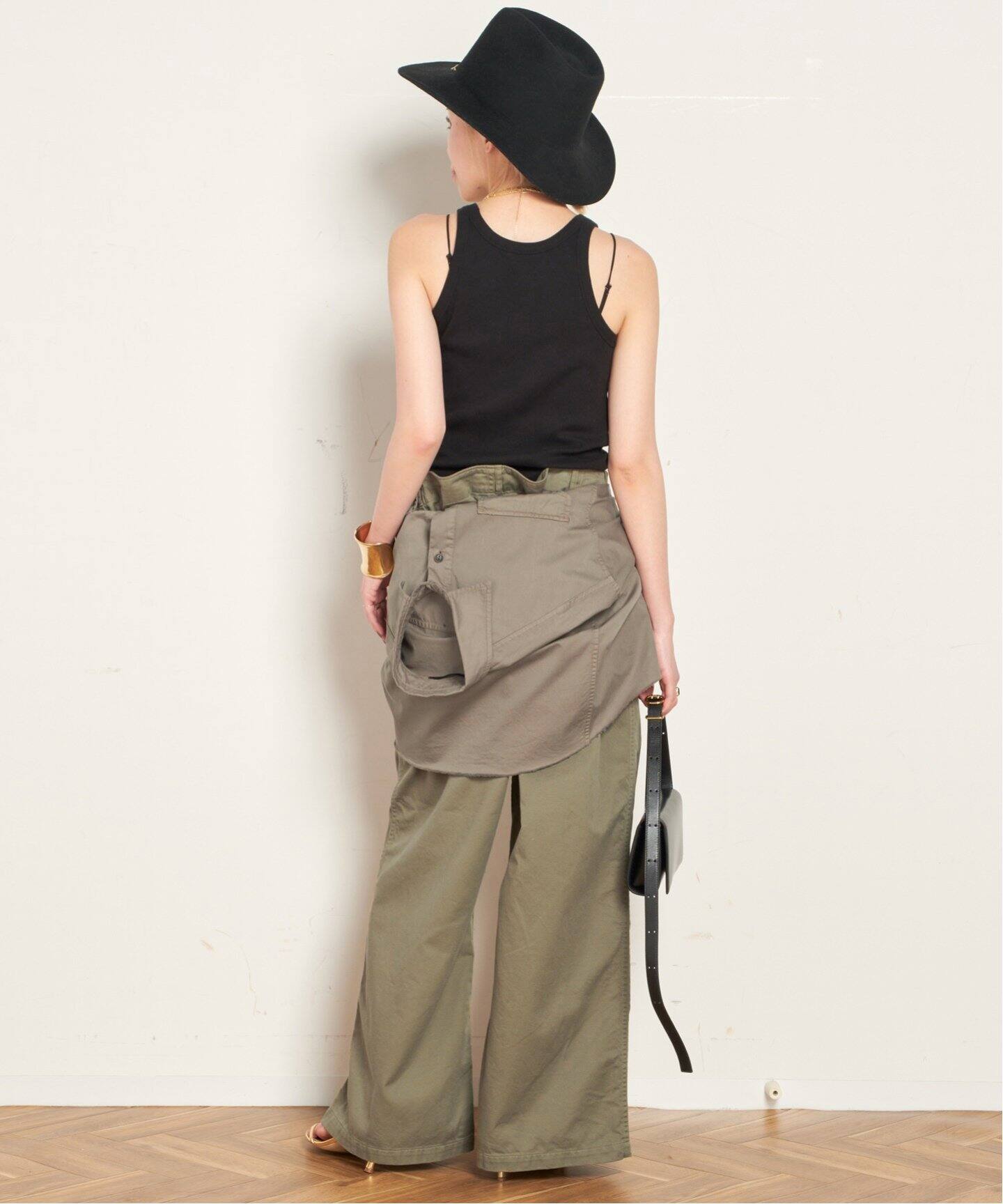 【新品・未使用タグあり】　AP STUDIO リブ　タンクトップ　ノースリーブ AP STUDIO タンクトップ ノースリーブ リブタンク レディース