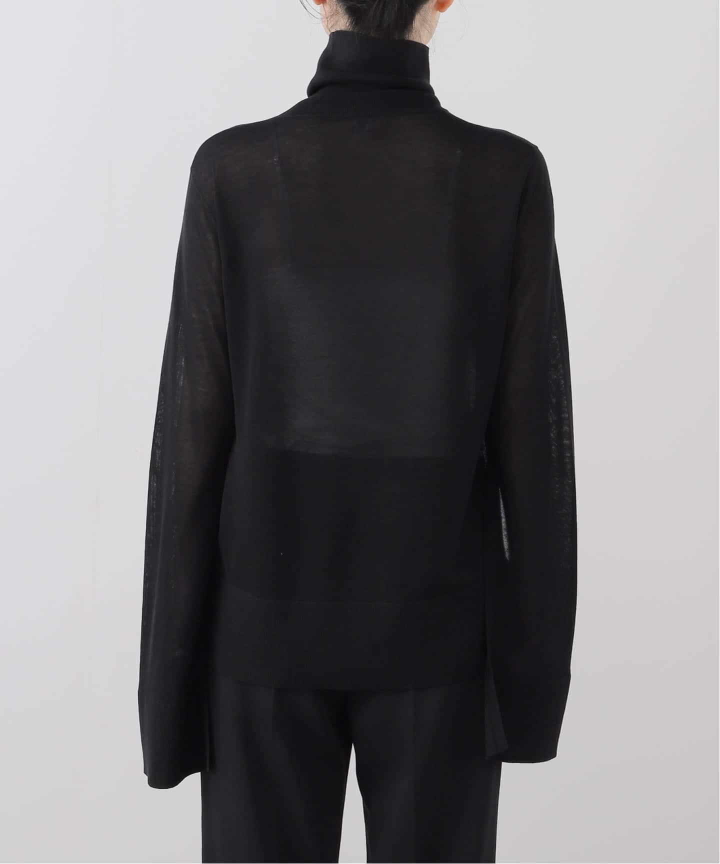 TOTEME/トーテム】SLIT SLEEVE TURTLENECK（ニット／セーター