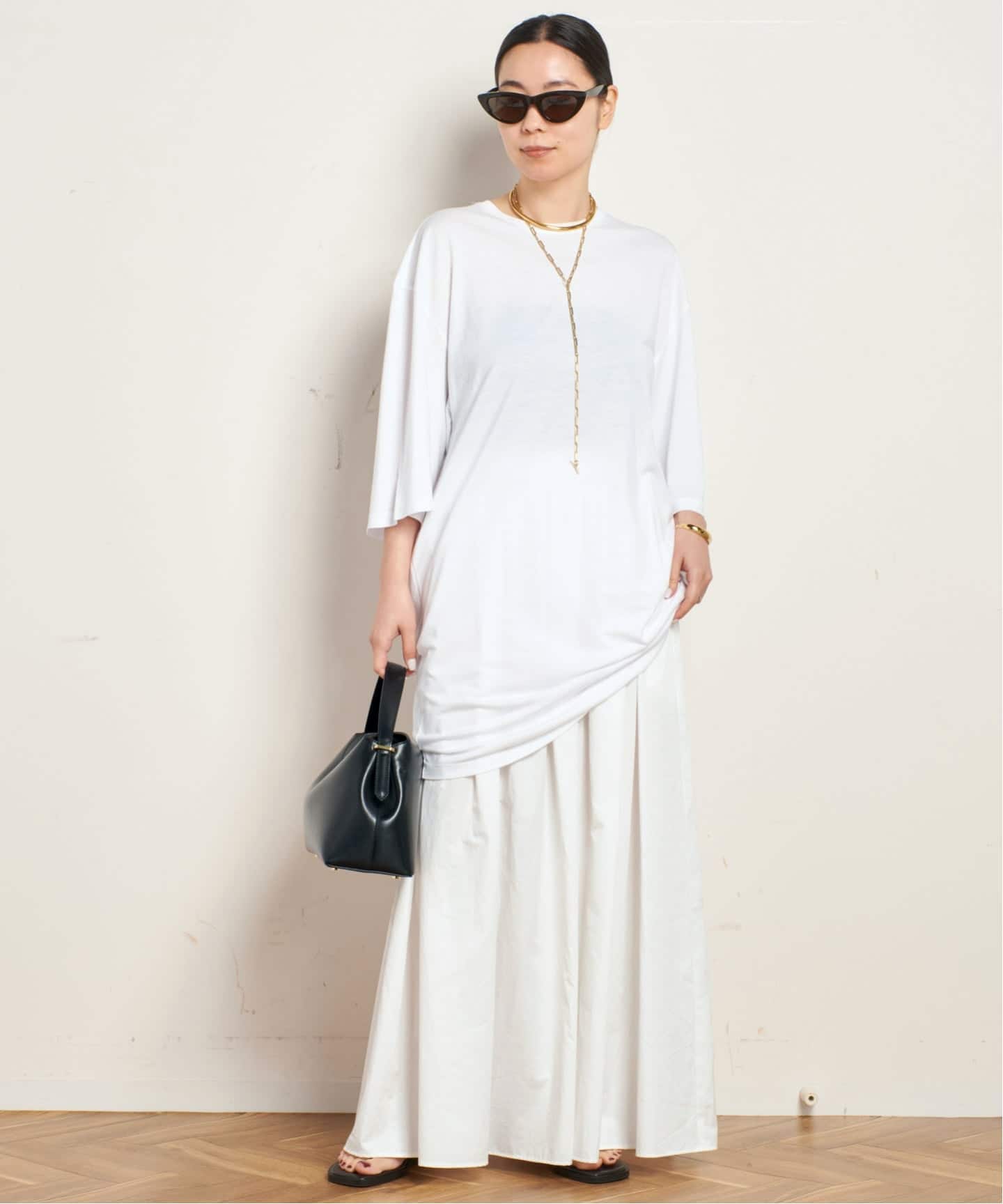 【関税込み】TOTEME ホワイト Relaxed Tee ミニワンピース Relaxed tee dress white – TOTEME