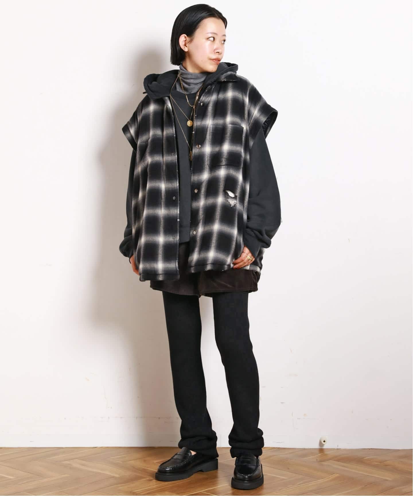 APSTUDIO スウェットロゴパーカー StandAlone/スタンド アローン】DESTROYED EMBROIDERY HOODIE