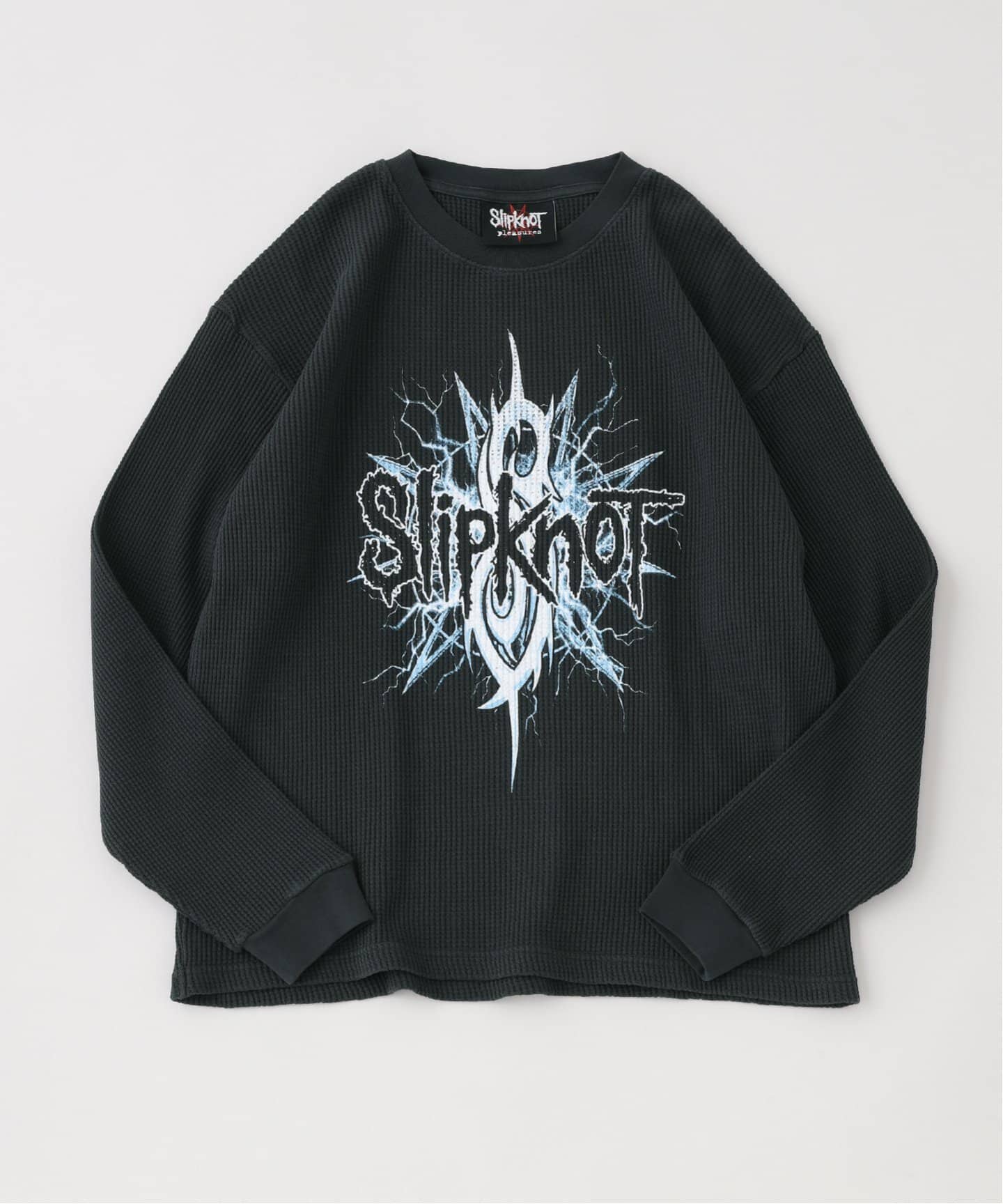 PLEASURES x Slipknot 限定コラボ スピット サーマル Tシャツ プレジャーズ - Pleasures x Slipknot Face T-shirt | HBX
