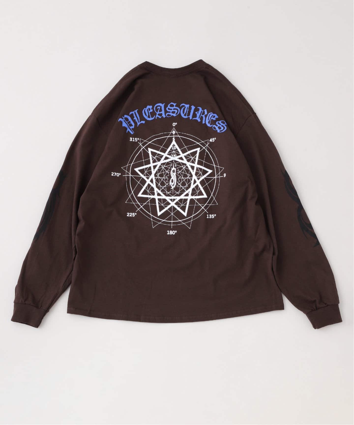 PLEASURES x Slipknot 限定コラボ COMPASS グラフィック Tシャツ Pleasures x Slipknot Compass Tee | Burgundy