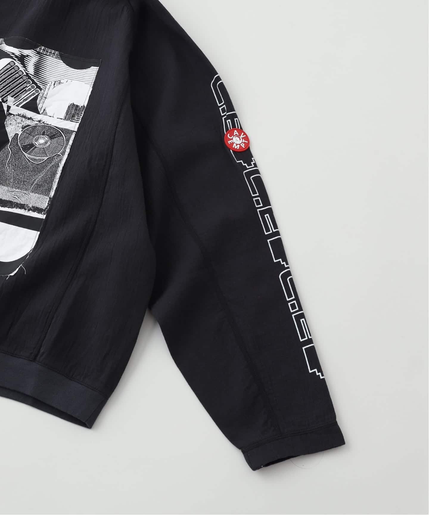 シーイー　c.e CAVEMPT ダークグレー 長袖カットソー 楽天市場】【中古】C．E (Cav Empt)グラフィック 長袖 Tシャツ