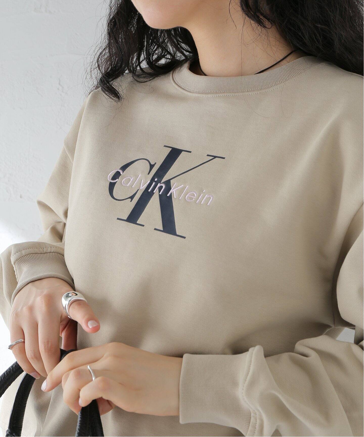 tシャツ   /カルバン クライン MONOLOGO FRENCH TERRY RLXD CREW レディース Calvin Klein /カルバン クライン MONOLOGO FRENCH TERRY RLXD