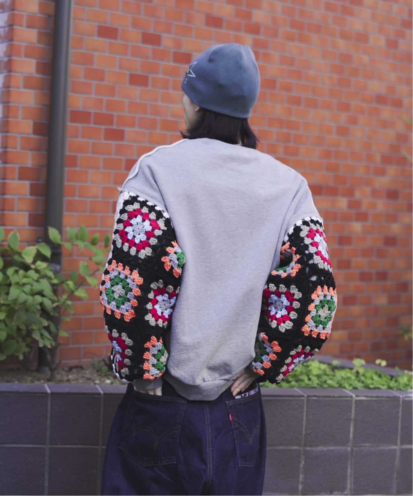 DISCOVERED / ディスカバード CROCHET SLEEVE SWEAT（スウェット