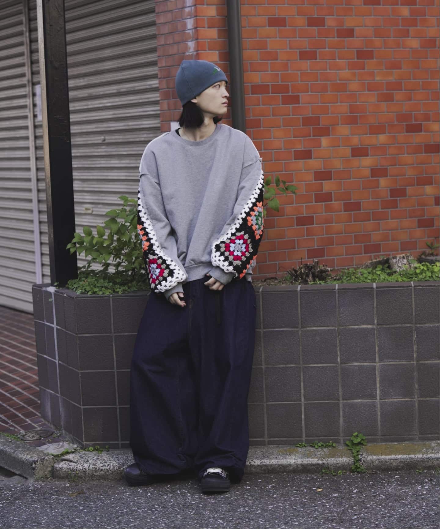 DISCOVERED / ディスカバード CROCHET SLEEVE SWEAT（スウェット