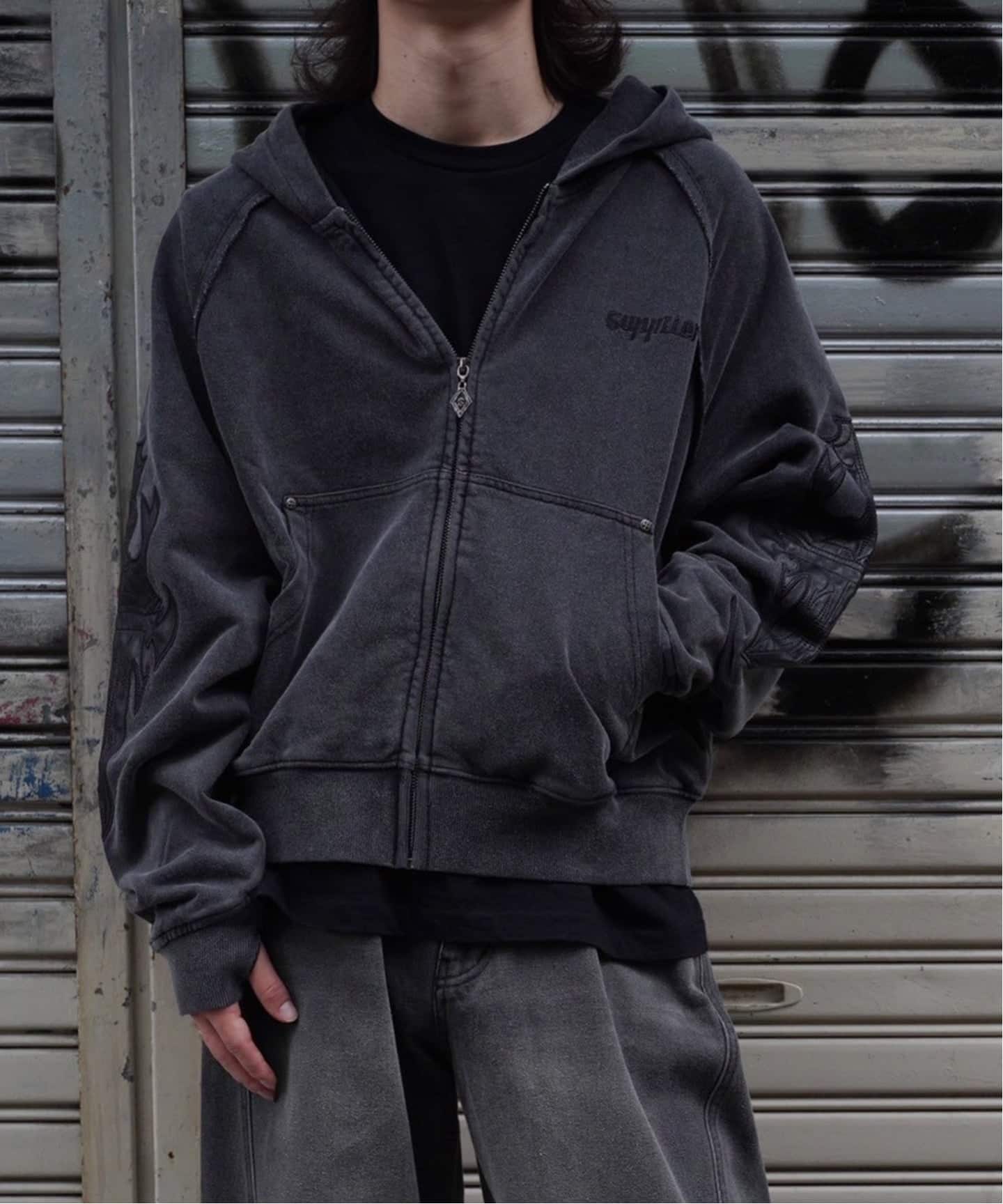 SUPPLIER / サプライヤー DAGGER LEATHER PATCH ZIP HOODIE（パーカー
