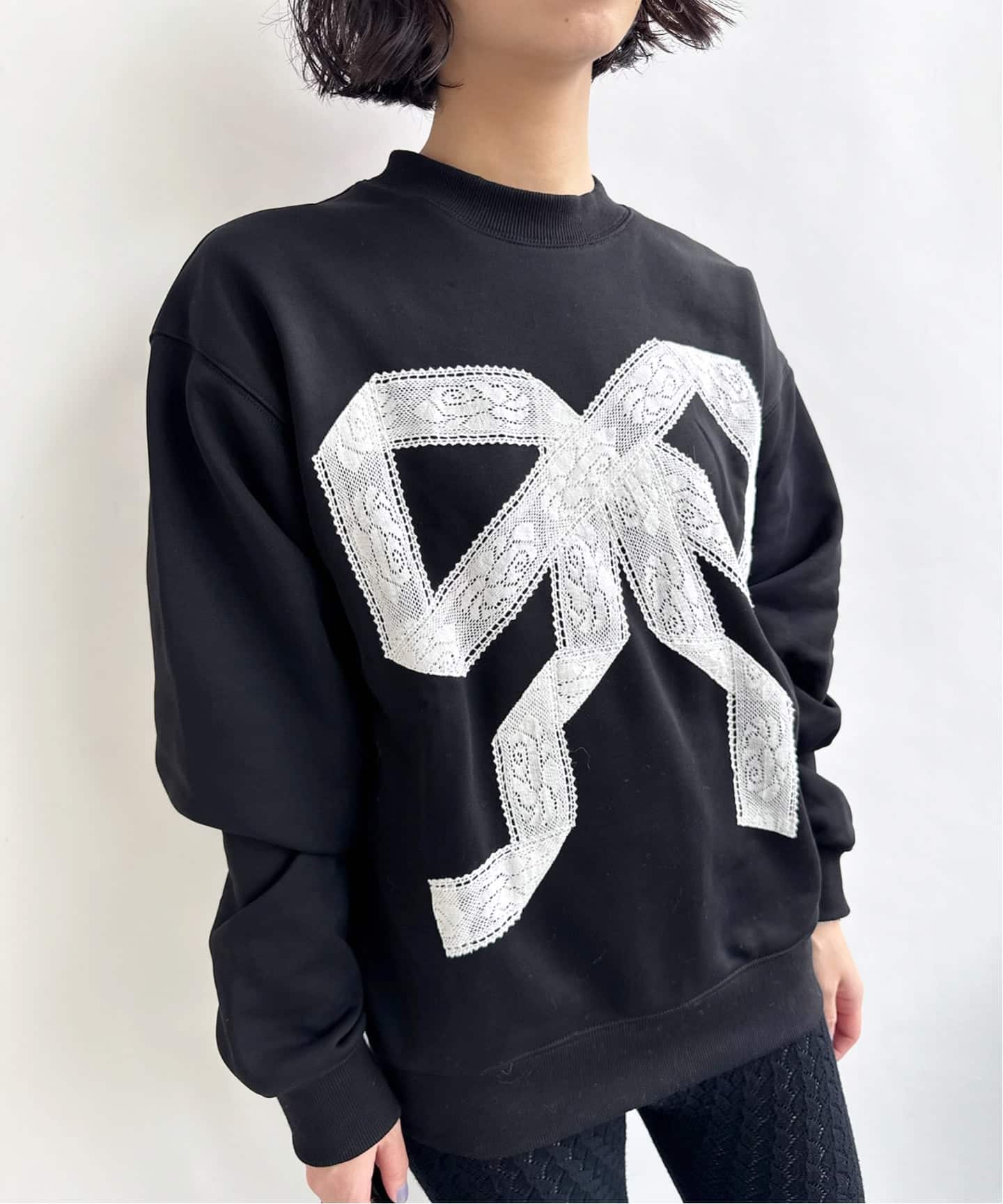 Yuhan wangトップス Yuhan Wang for LULU】lace bow sweatshirt（Tシャツ／カットソー