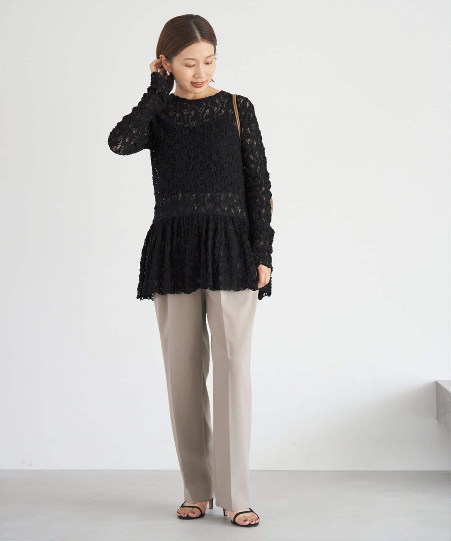 Flowerストレッチレース ペプラムプルオーバー（Tシャツ