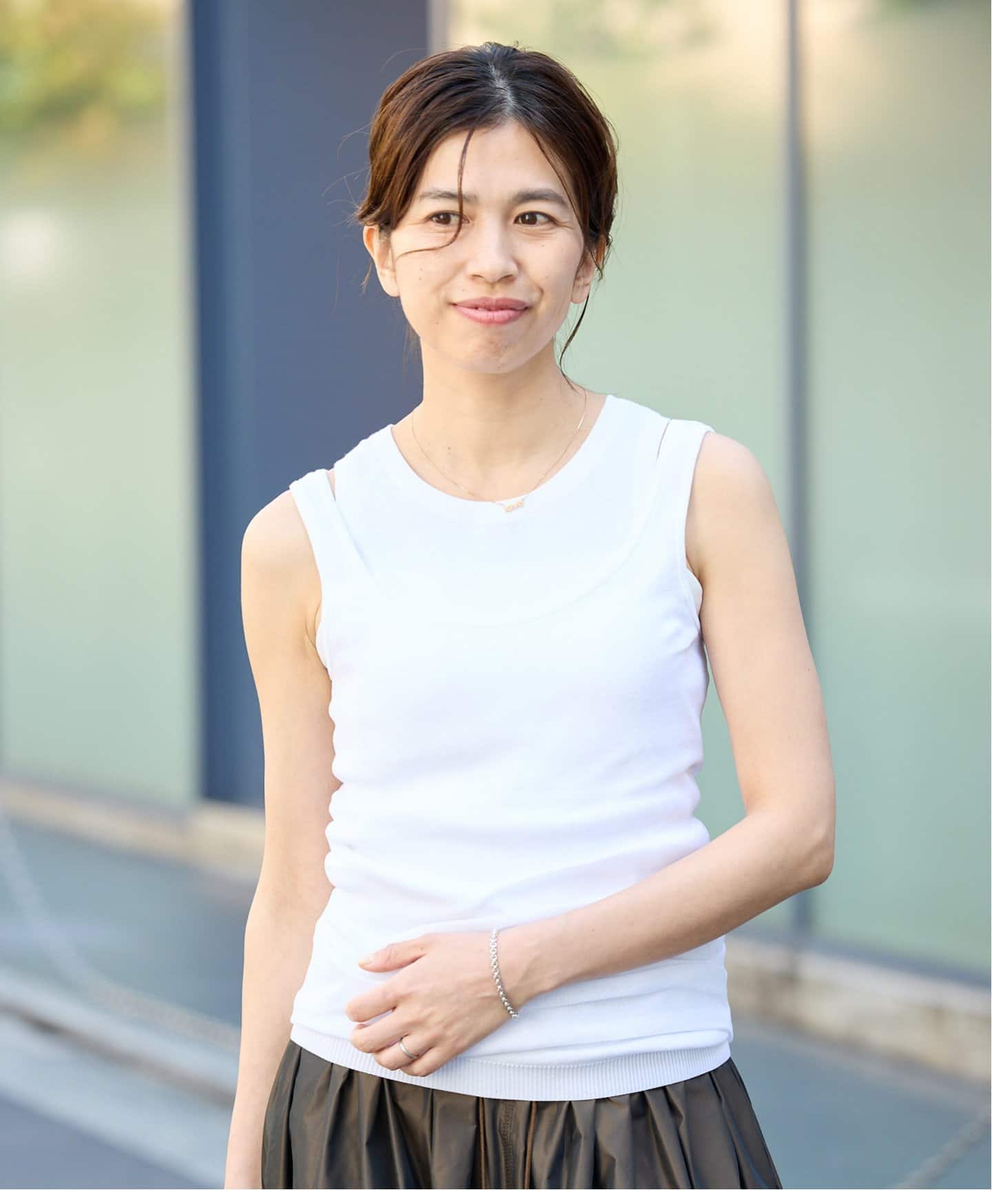 【IENA】タックデザイントップス IENA（イエナ）の「シャンブレータックスキッパーシャツブラウス