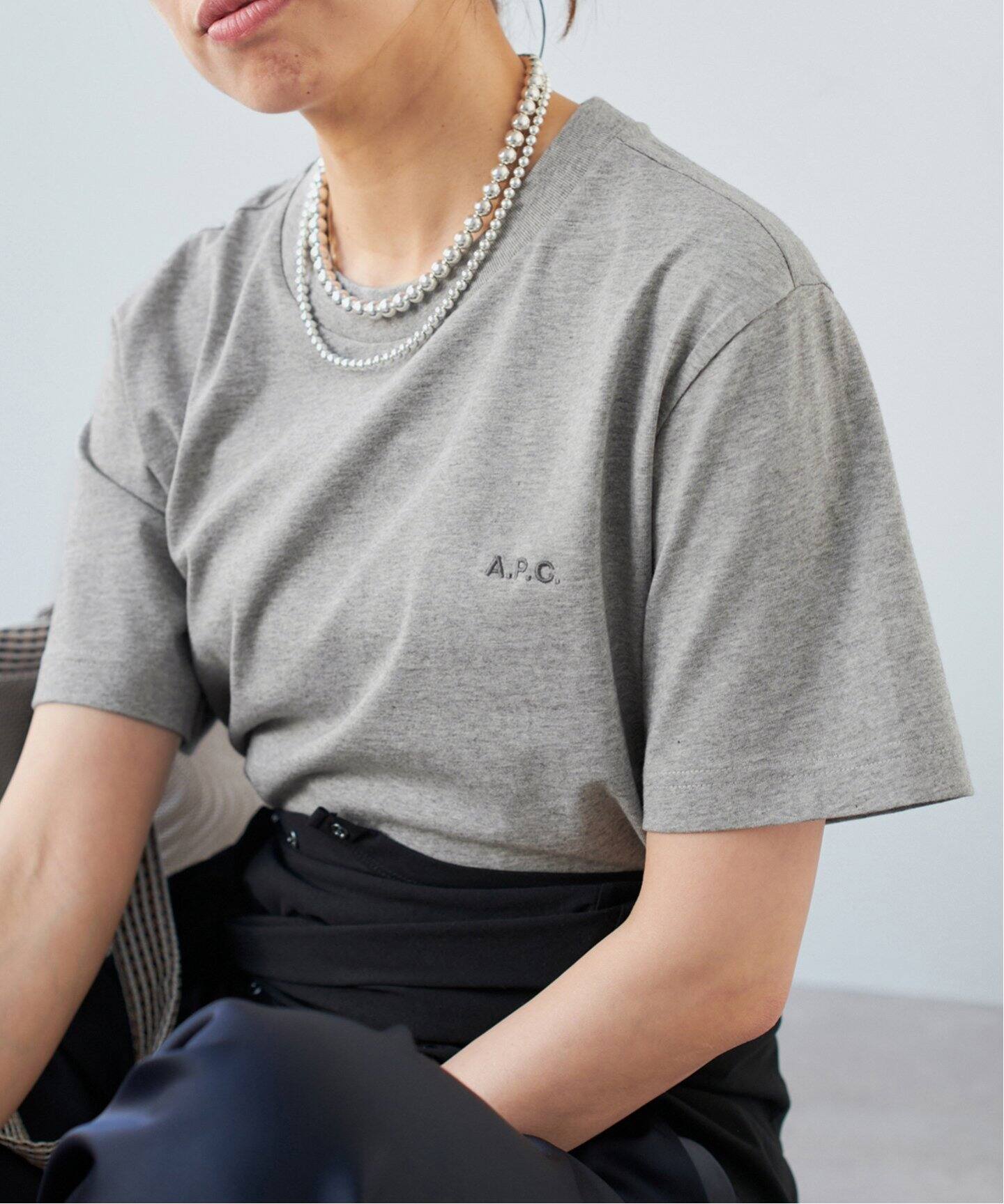 IENA 別注 A.P.C. Tシャツ グレー アーペーセー IENA 別注 A P C JERSEY COULEUR V P C Tシャツ グレー