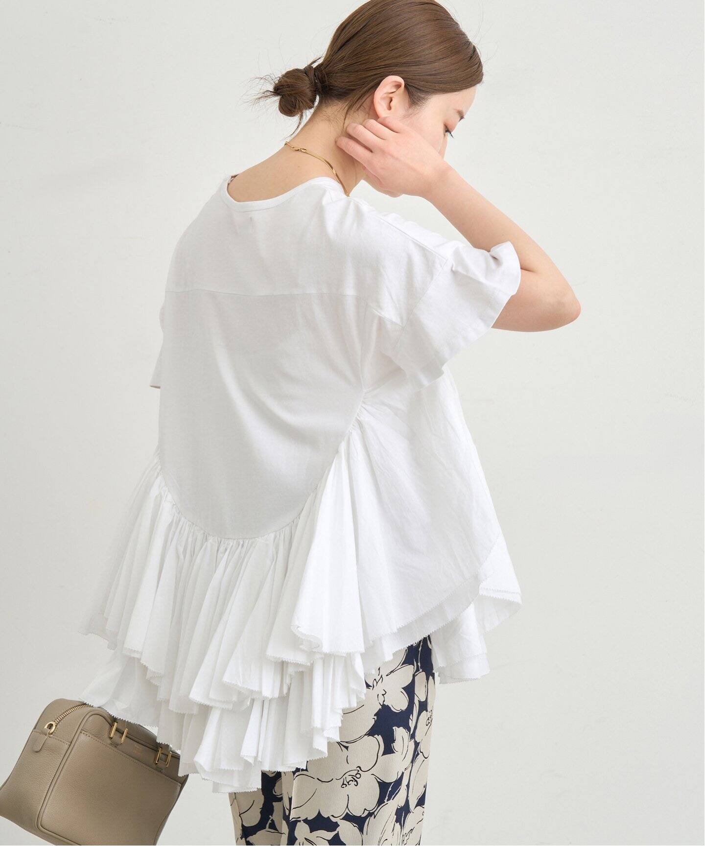 AAYUSHI/アユーシ ロングティアードフリルテールトップス（Tシャツ