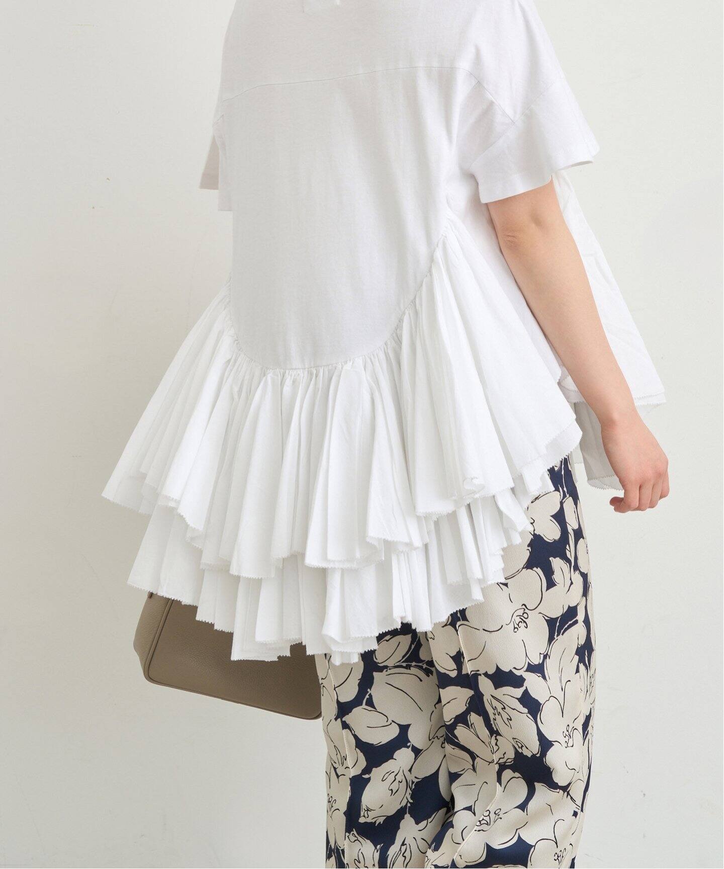 AAYUSHI/アユーシ ロングティアードフリルテールトップス（Tシャツ