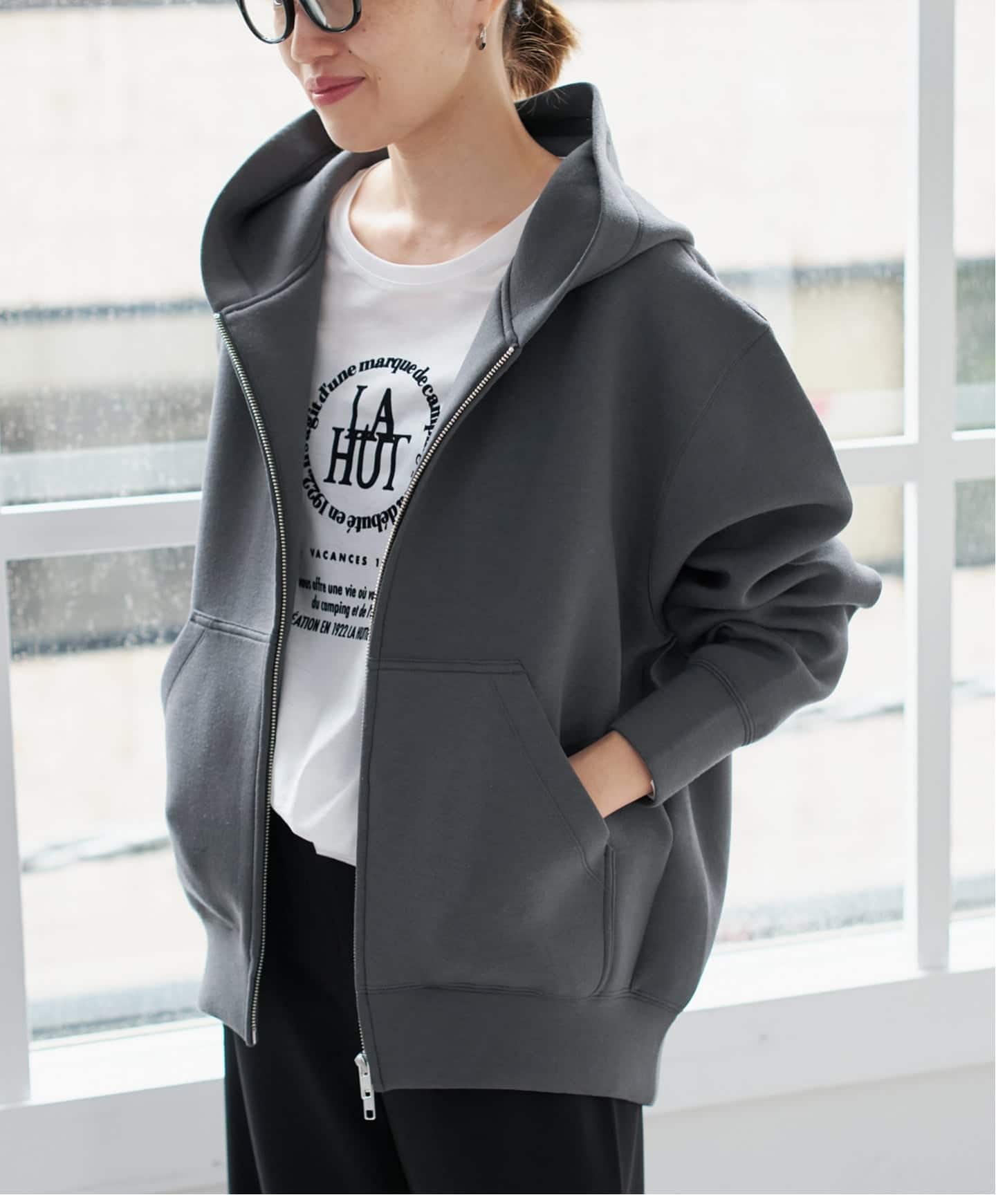 2024ssイエナグレーボリュームジップアップフーディーパーカー ボリュームジップアップフーディー（パーカー）｜SLOBE IENA