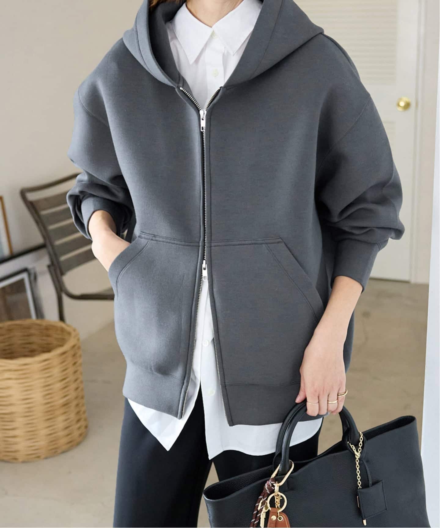 [美品]SLOBE IENAスローブイエナボリュームジップアップフーディー紺 SLOBE IENA パーカー 「追加5」ボリュームジップアップ