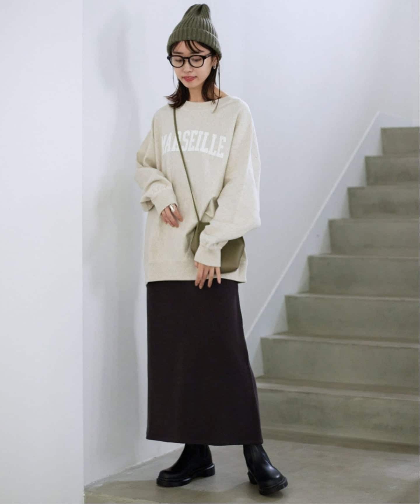 SLOBE IENA MARSEILLE ロゴスウェット SLOBE IENA｜《WEB限定/追加3予約》MARSEILLE ロゴスウェット