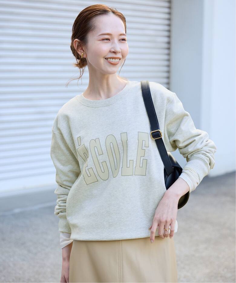 即完売デザイン】 パレス センタービッグロゴ刺繍入りスウェット 売れ  