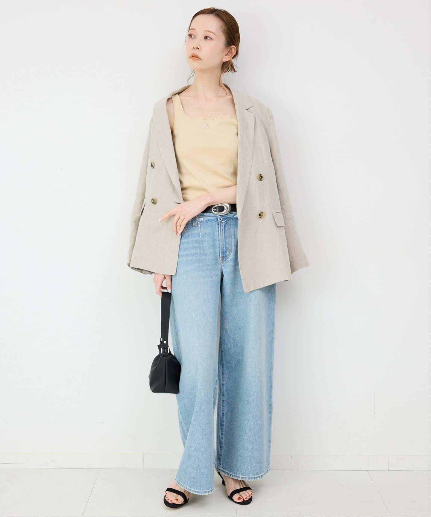 SLOBE IENA
P/NPタフタダウンベスト  ベージュ カップ付きスクエアネックタンクトップ（カップ付きインナー