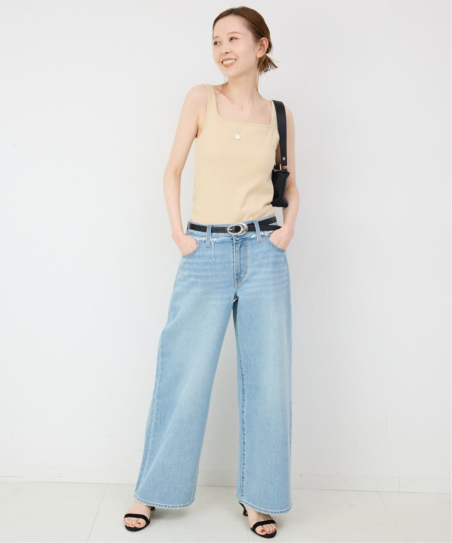 SLOBE IENA
P/NPタフタダウンベスト  ベージュ カップ付きスクエアネックタンクトップ（カップ付きインナー
