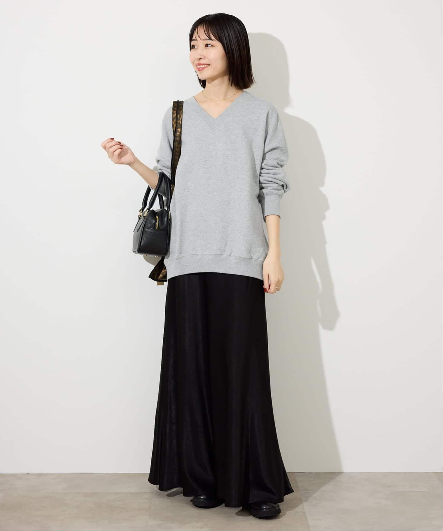 Vネックビックシルエットスウェット（スウェット）｜SLOBE IENA