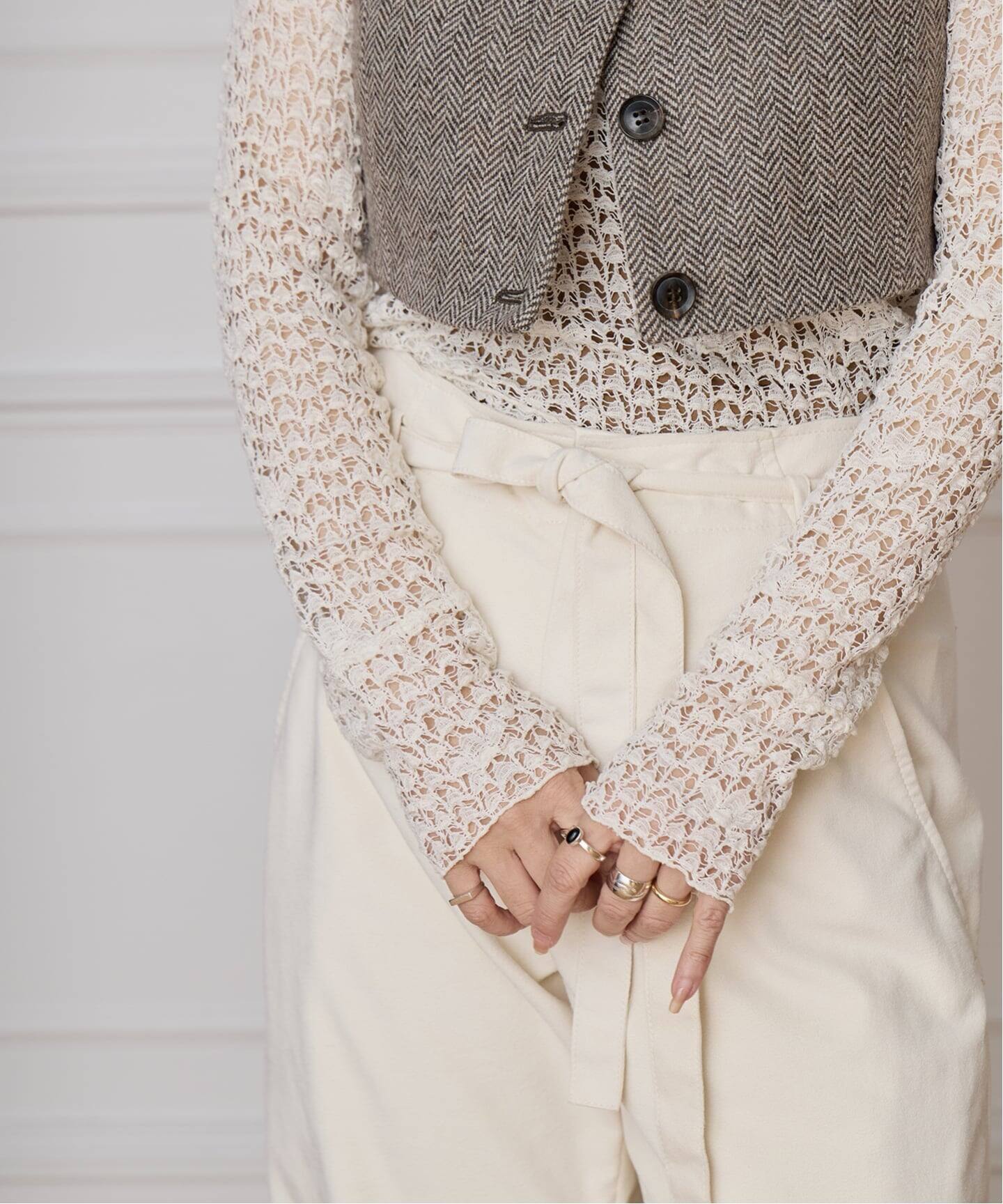 あ*つ様 【新品未使用】IENA LA BOUCLE Brocheレースタンク IENA LA BOUCLE（イエナラブークル）の「IENA LA BOUCLE Brocheレース