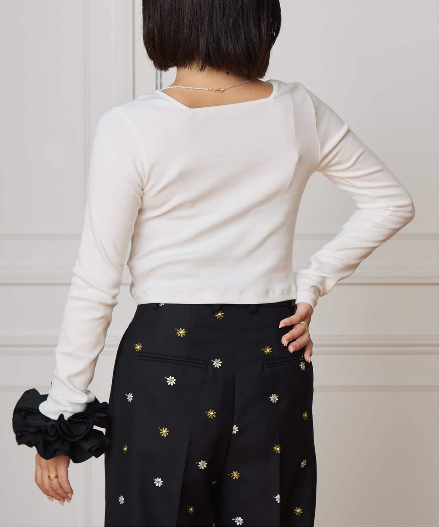 【美品】IENA LA BOUCLE イエナ ラ ブークル カットソー ホワイト 白 サイズ:FREE | 25春夏 コンパクトベア ボートネック カットソー | 5分袖 オフショルダー リブ コットン | トップス Tシャツ 日本製【レディース】【中古】 IENA LA BOUCLE（イエナラブークル） tシャツ コンパクトベアボート