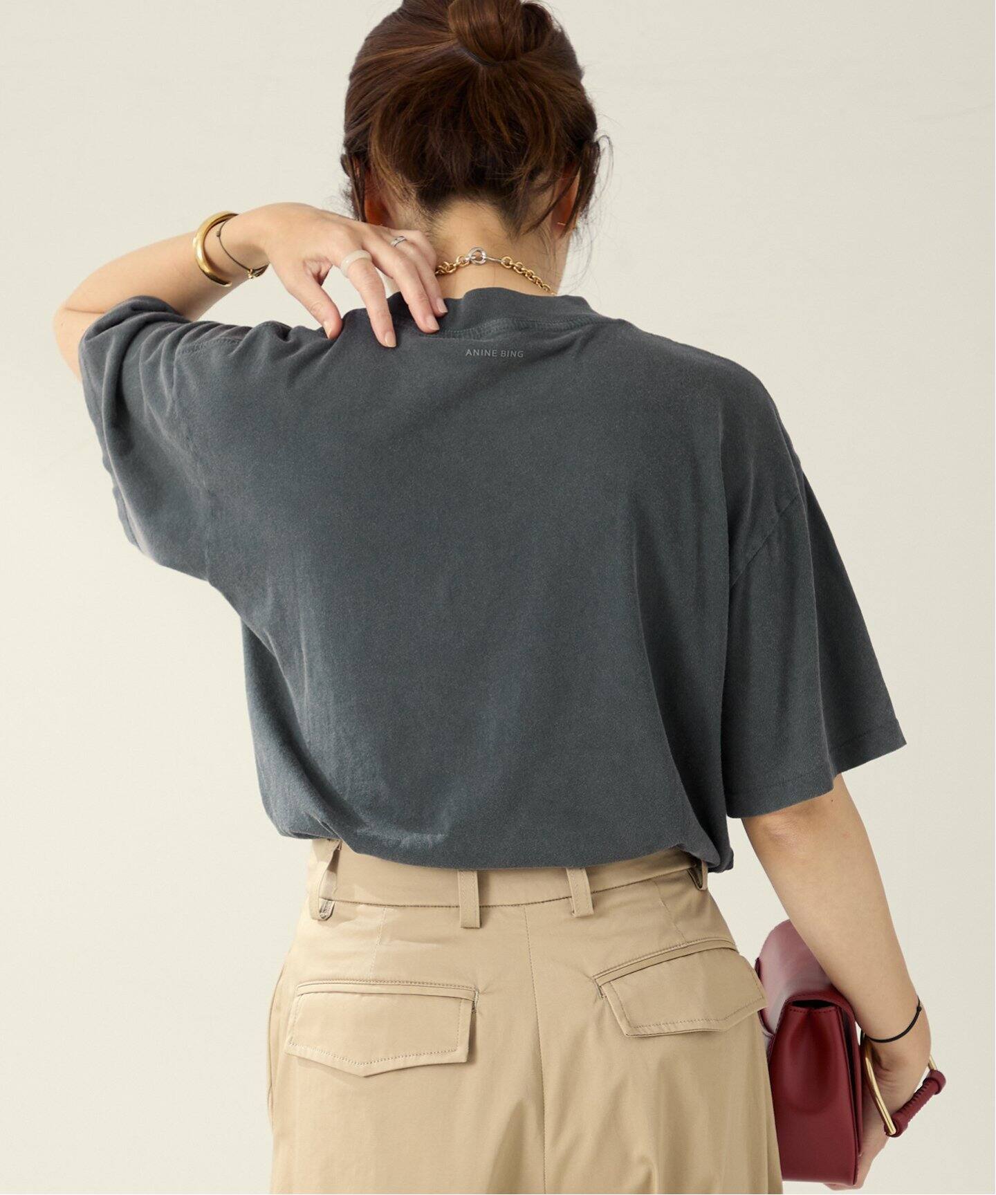 アニンビン ANINE BING BING logo Tシャツ ノースリーブTシャツ 22070587003210 ベージュ Buy Anine Bing T-shirts - Shop Clothing Online at LUTZ