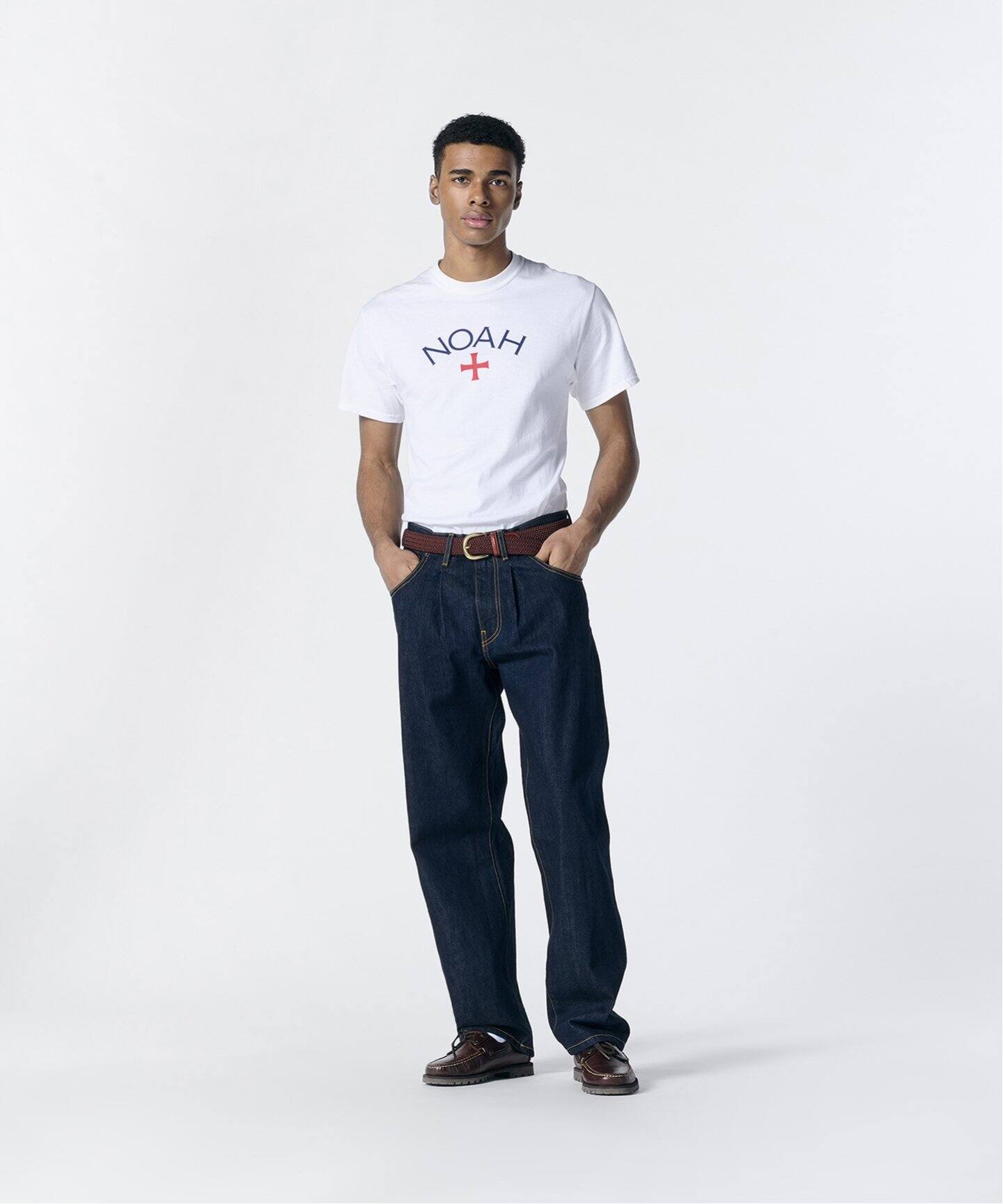 日常を格上げする逸品【NOAH】コア ロゴ Tシャツ ホワイト Noah - Core Logo T-Shirt in White – Stoy