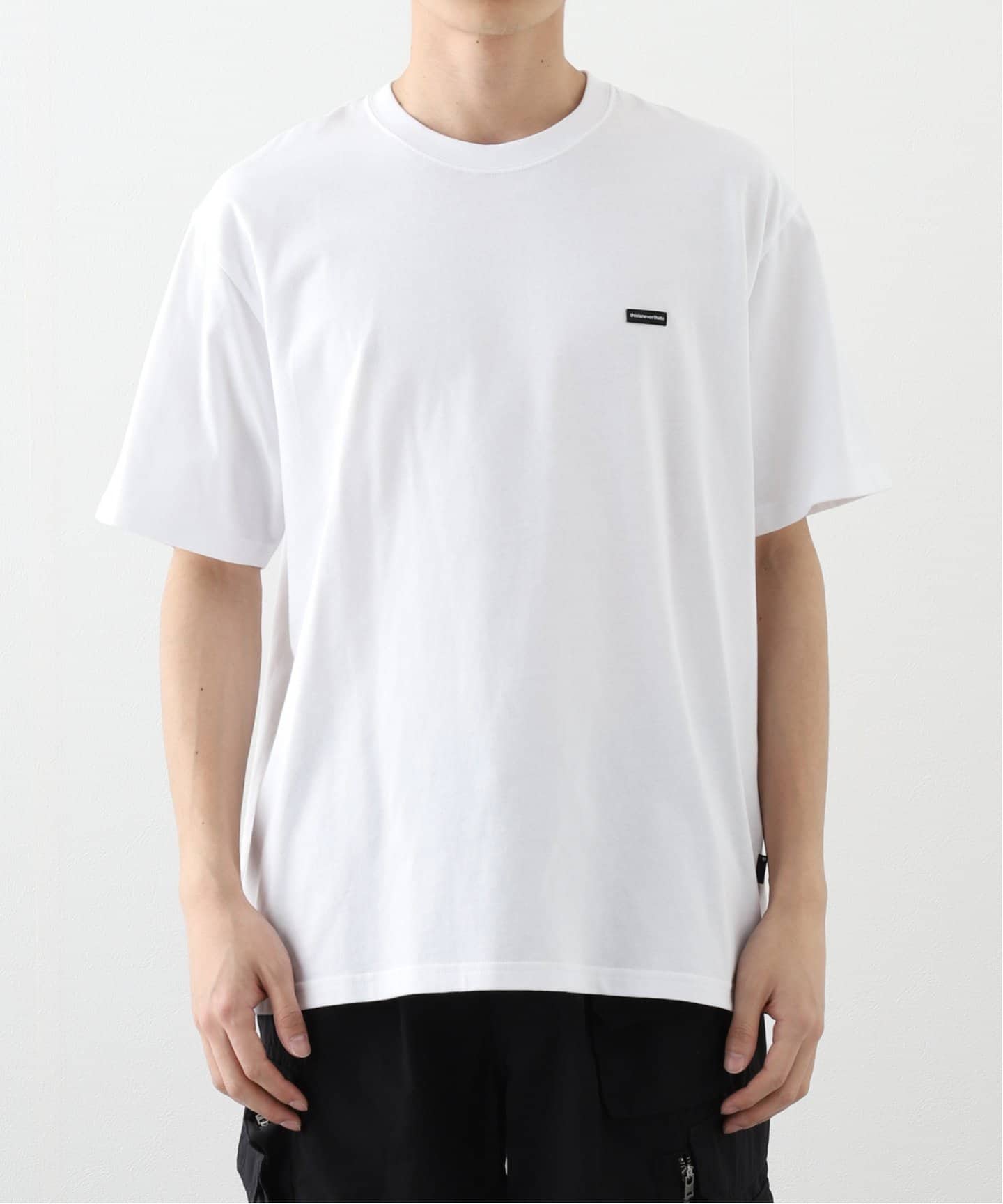 【ディスイズネバーザット】★T.N.T. Classic HDP Tシャツ★ thisisneverthat Men's T.N.T. Classic HDP T-Shirt in Navy