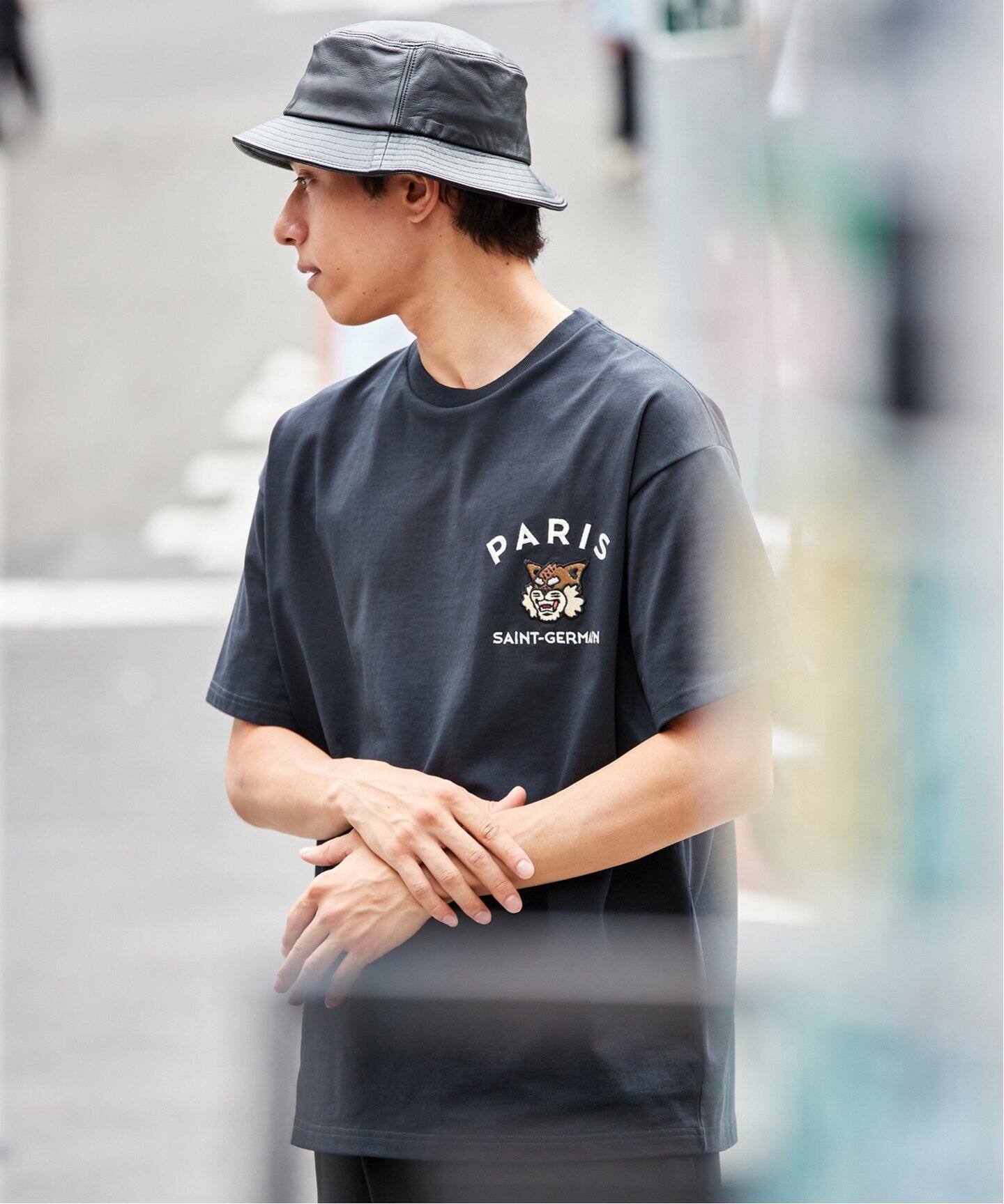 Paris Saint-Germain】カレッジロゴ刺しゅう Tシャツ（Tシャツ