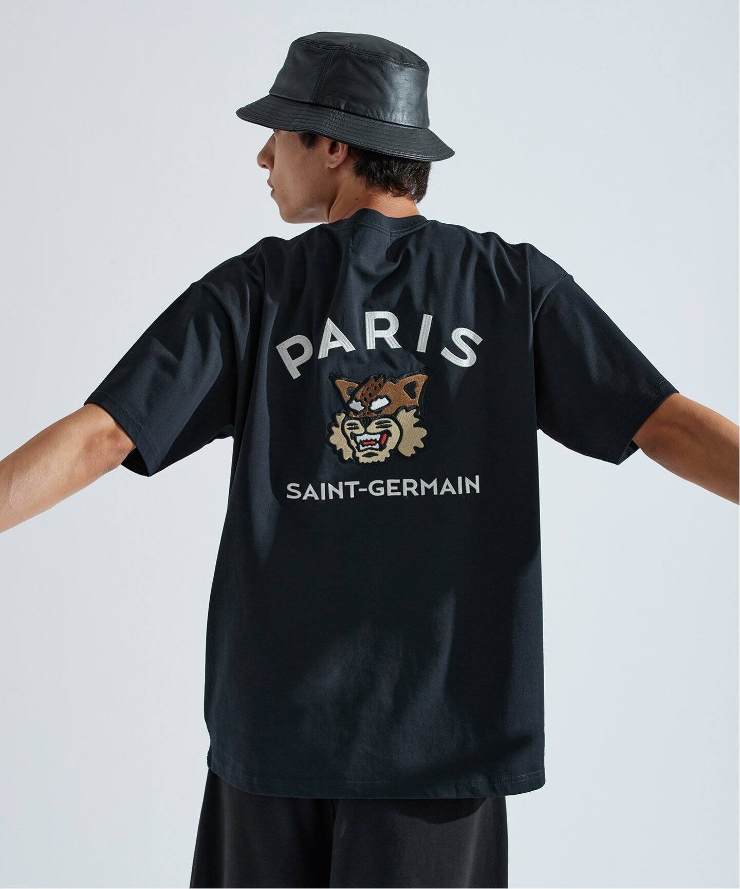 【現地購入】Paris Saint-German 背面大ロゴシャツ 現地購入】Paris Saint-German 背面大ロゴシャツ - メルカリ