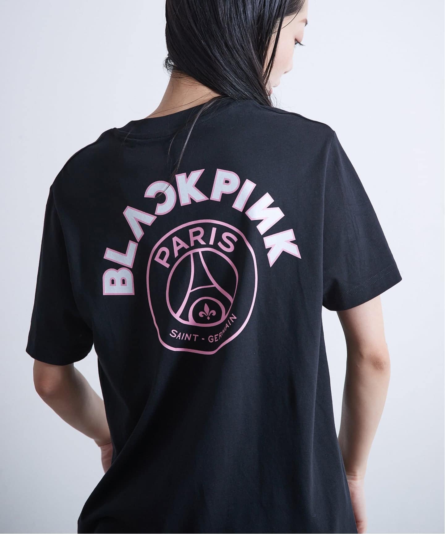 Paris Saint-Germain ブラックシャツ PSG x ブラックピンク グラフィック Tシャツ - ブラック