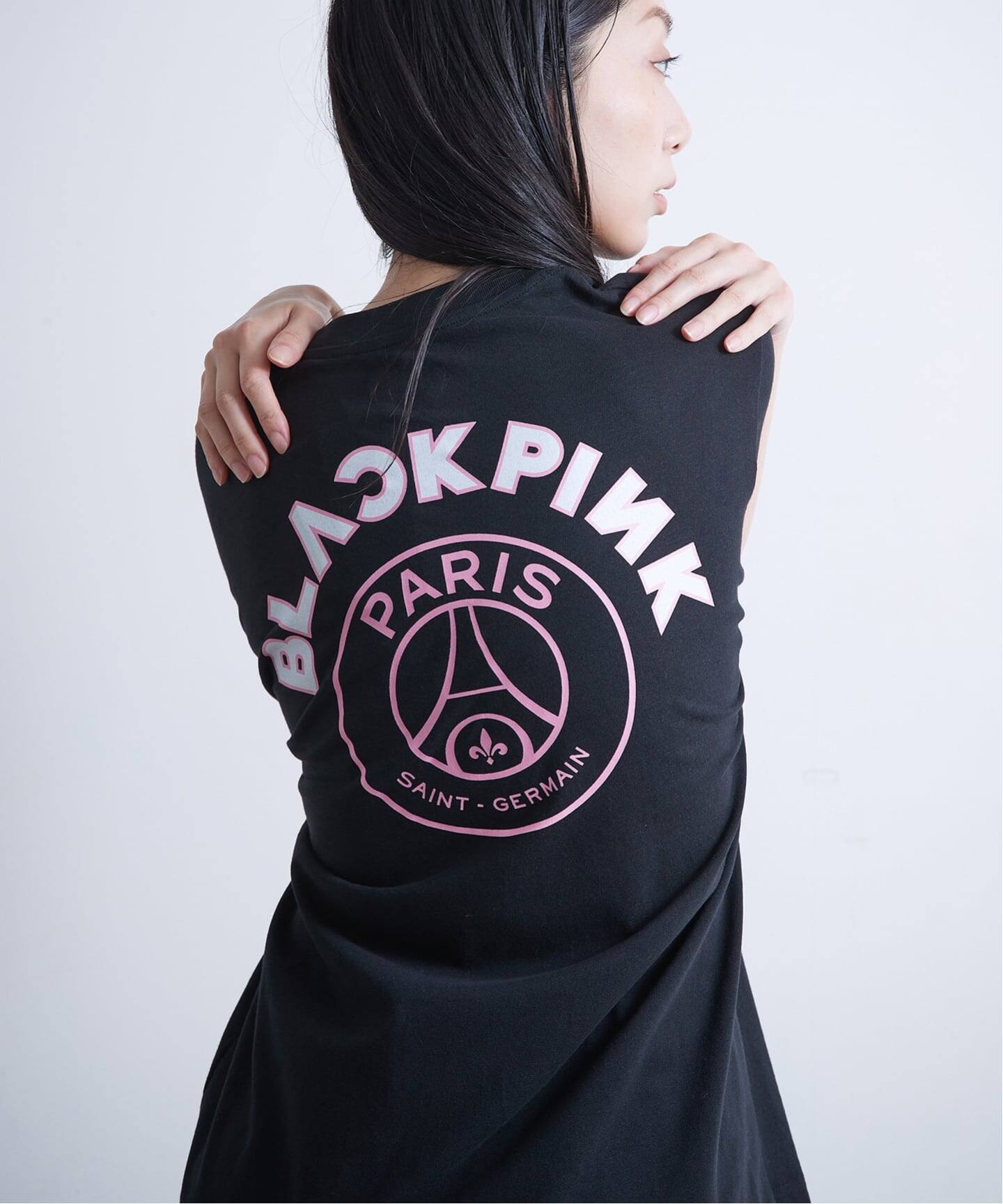 BlackpinkxPSG】Elevated Graphic TEE ST171- BLKPSG- BPP（Tシャツ