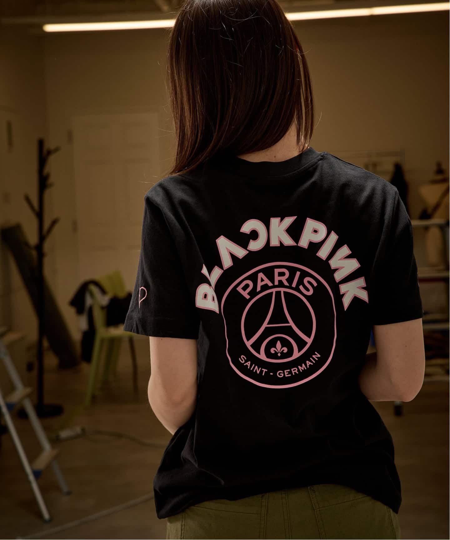 BlackpinkxPSG】Elevated Graphic TEE ST171- BLKPSG- BPP（Tシャツ