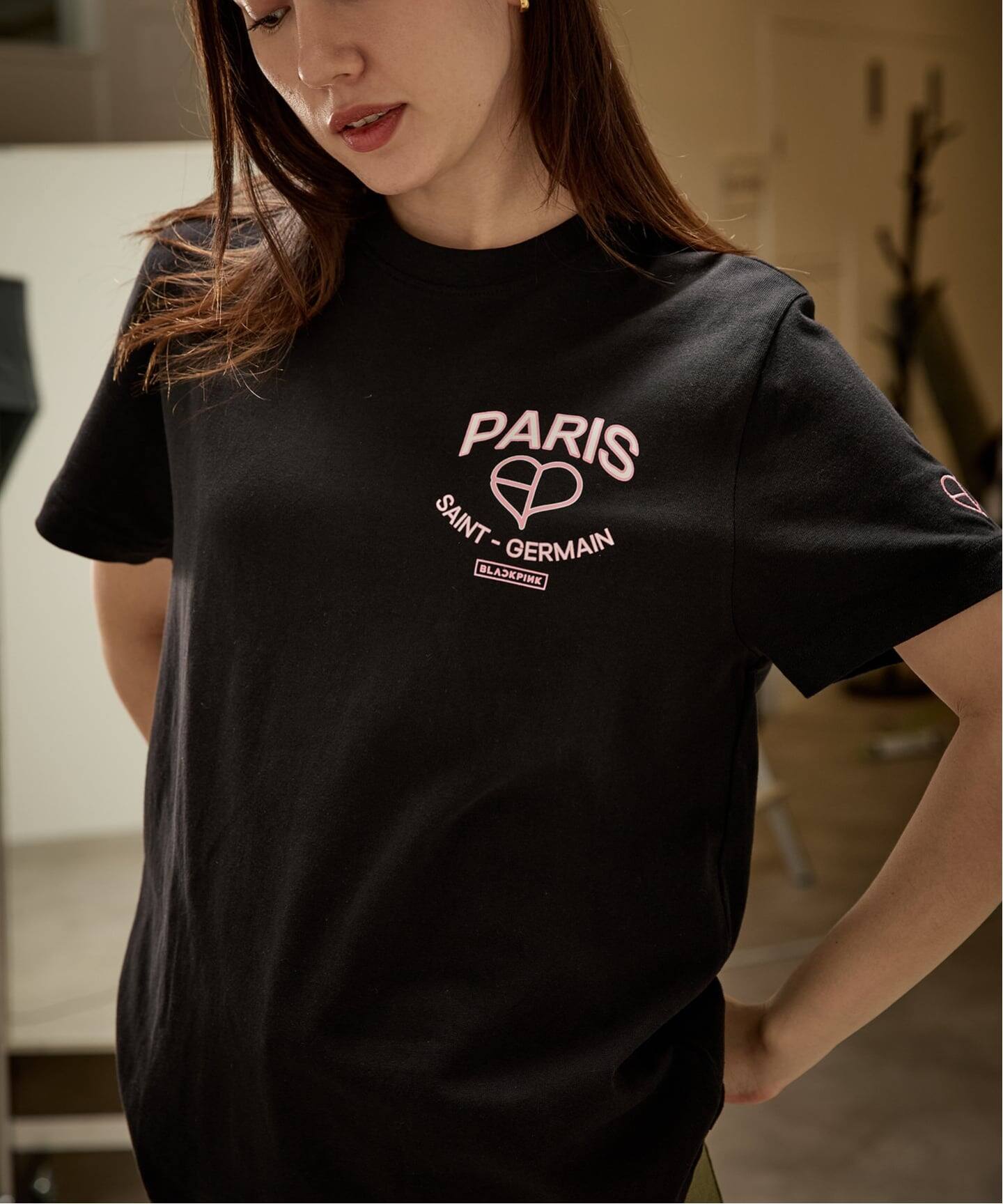 BlackpinkxPSG】Elevated Graphic TEE ST171- BLKPSG- BPP（Tシャツ