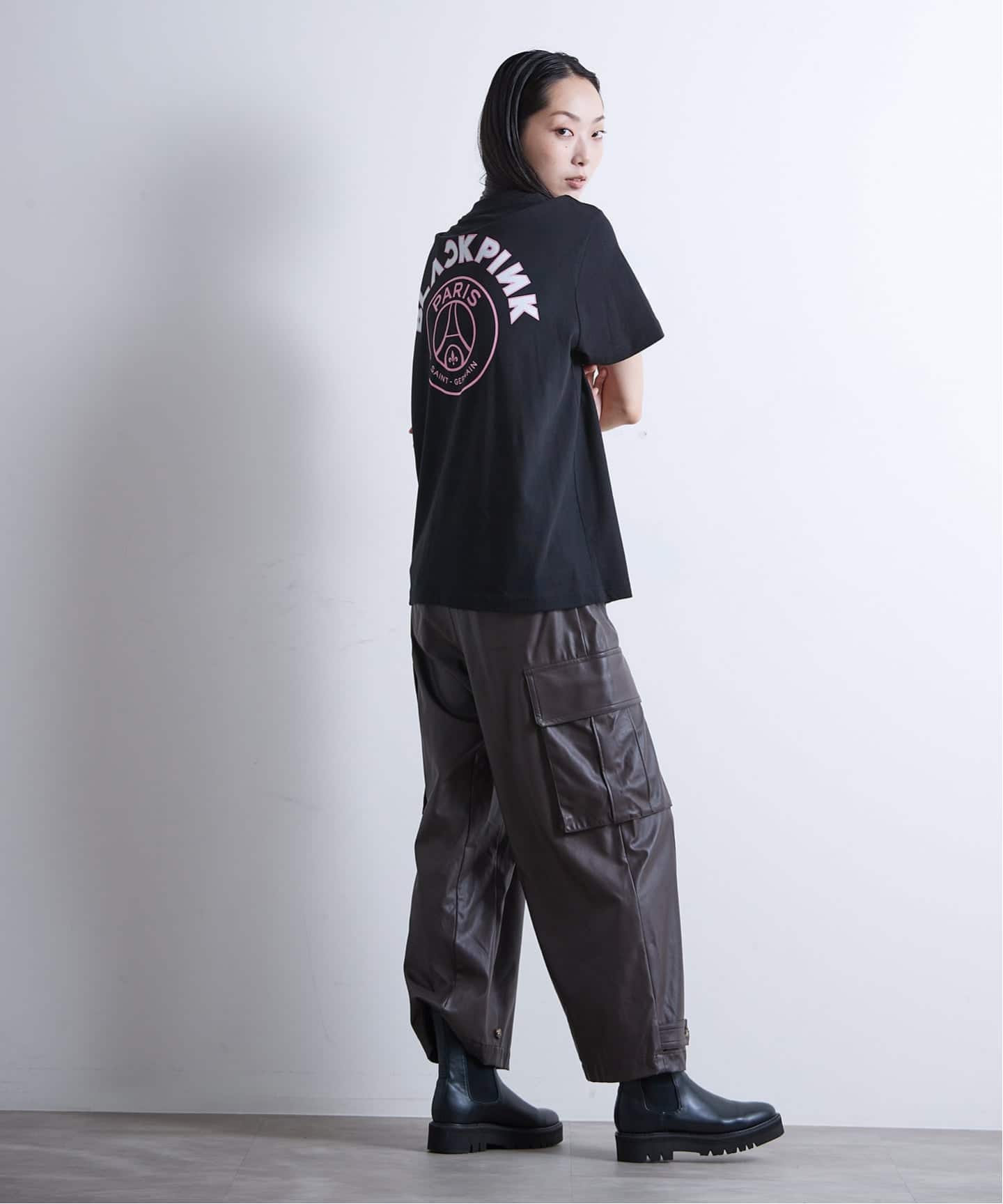 BlackpinkxPSG】Elevated Graphic TEE ST171- BLKPSG- BPP（Tシャツ