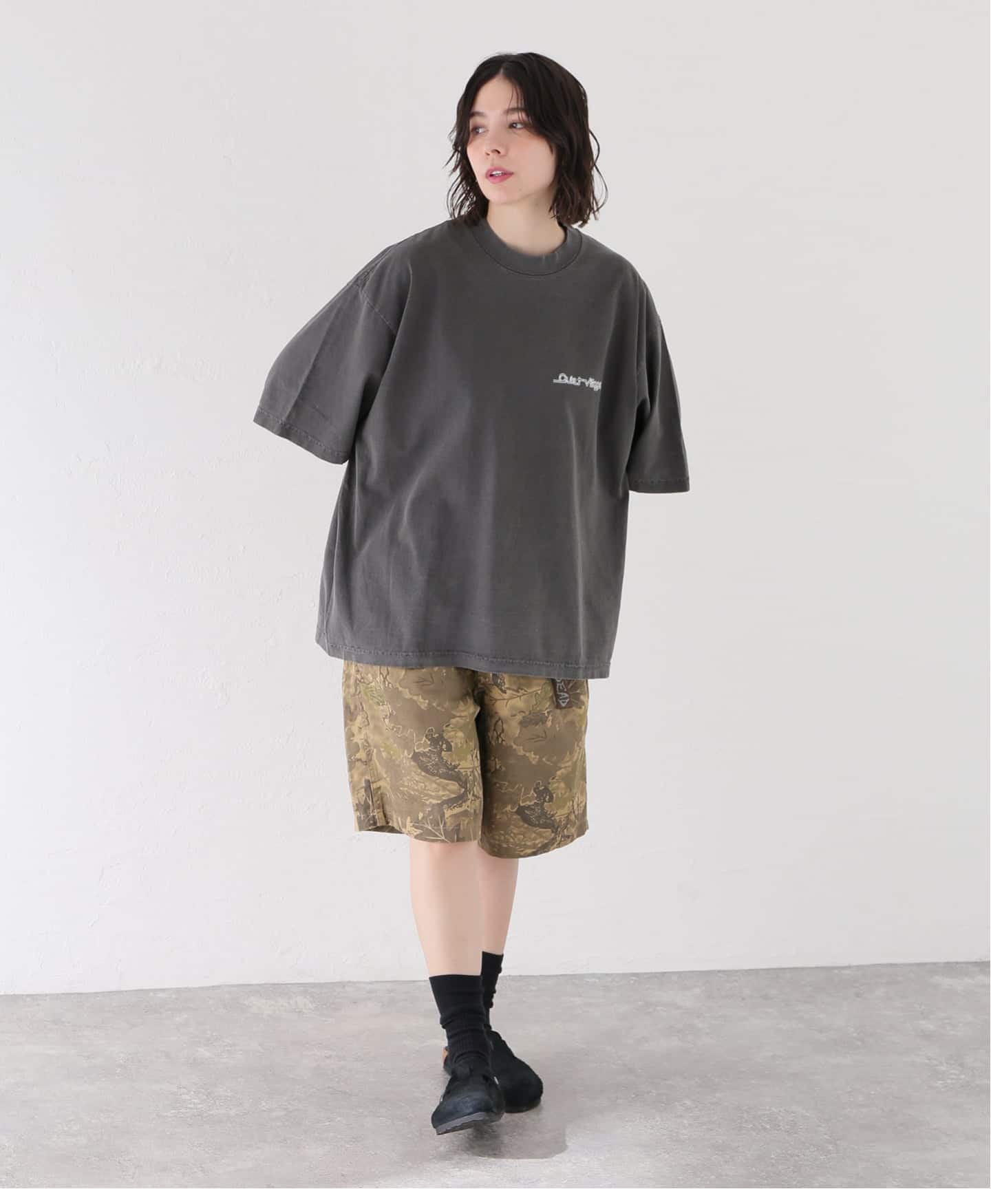 isness イズネスミュージック QV T-SHIRTS グレー ヴィンテージ isness イズネスミュージック QV T-SHIRTS グレー ヴィンテージ