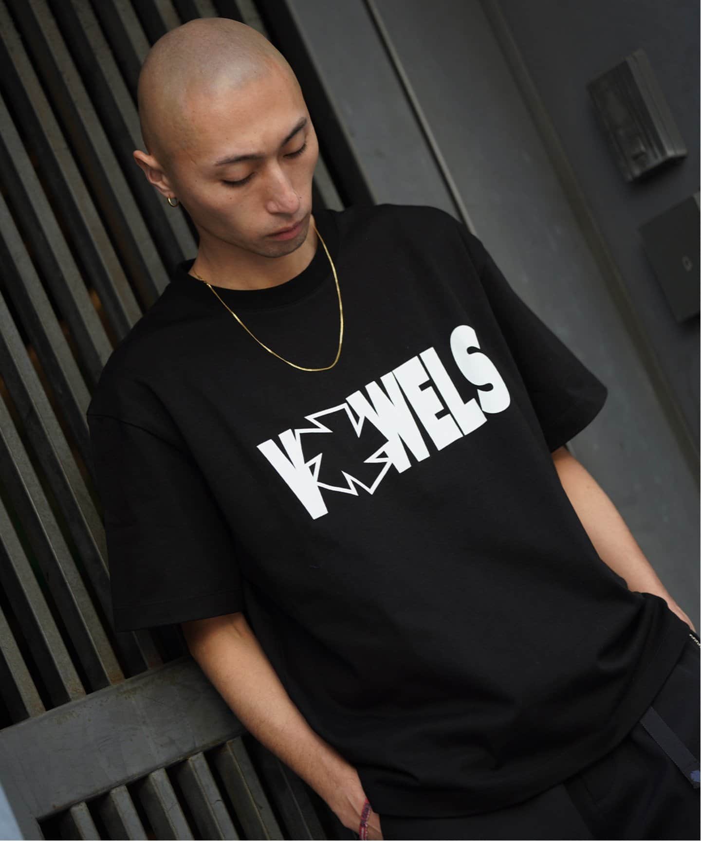 Vowels tシャツ VOWELS＜バウルズ＞ ロゴ入りTシャツ（2243594）｜VOWELS