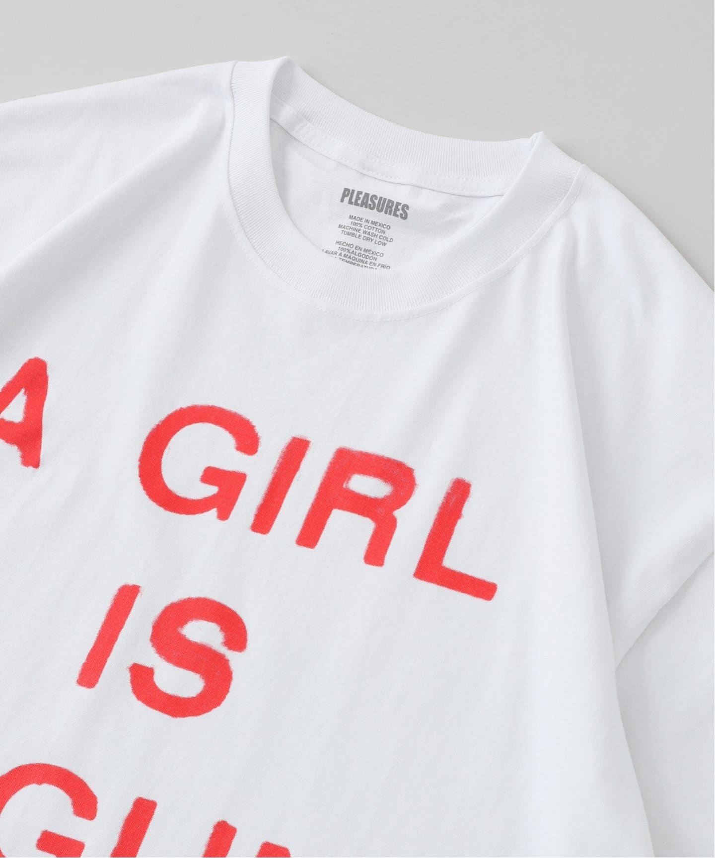PLEASURES / プレジャーズ GIRL IS A GUN T-SHIRT（Tシャツ