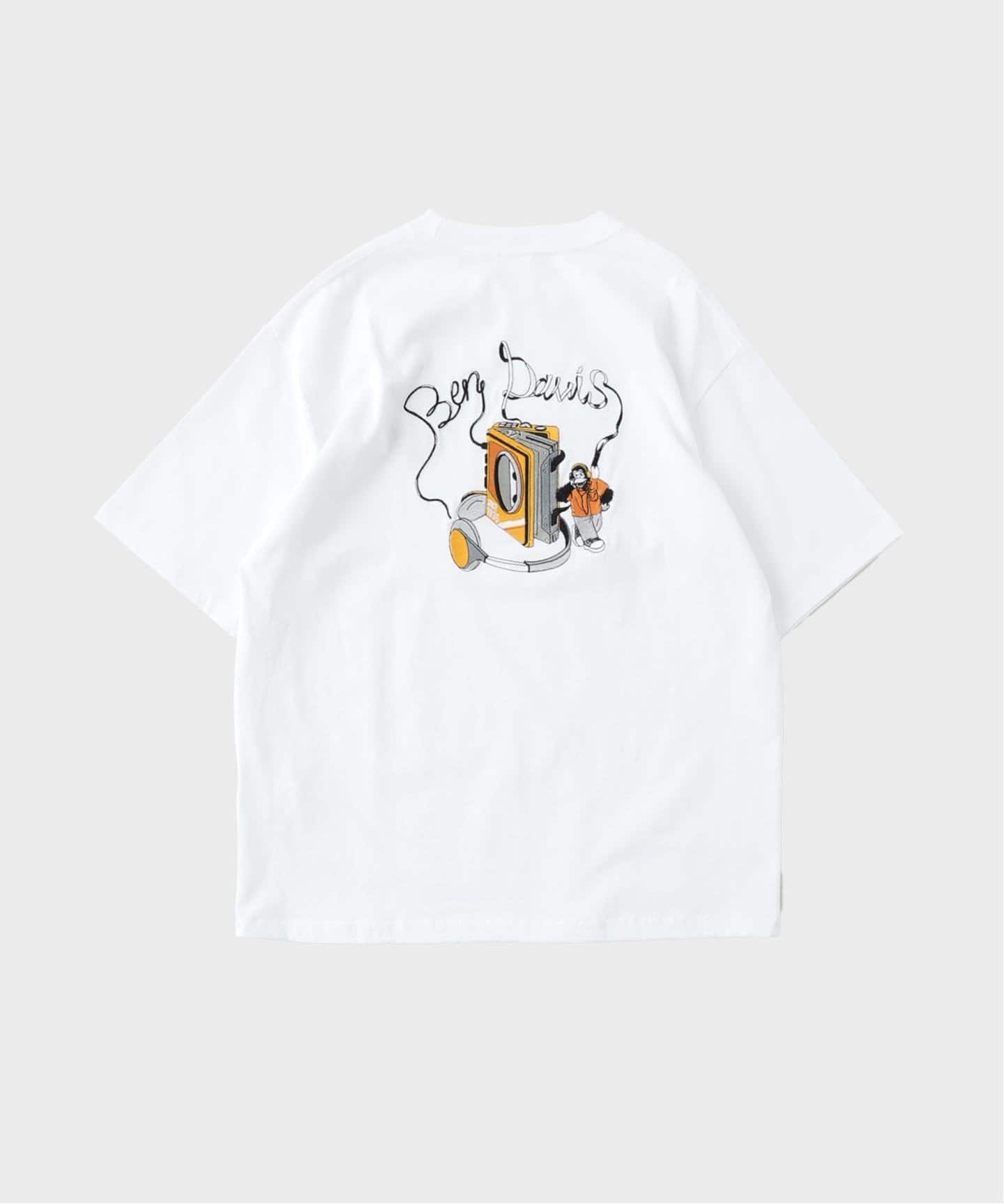 EMPiRE Tシャツとカセットテープ EMPiRE Tシャツとカセットテープ