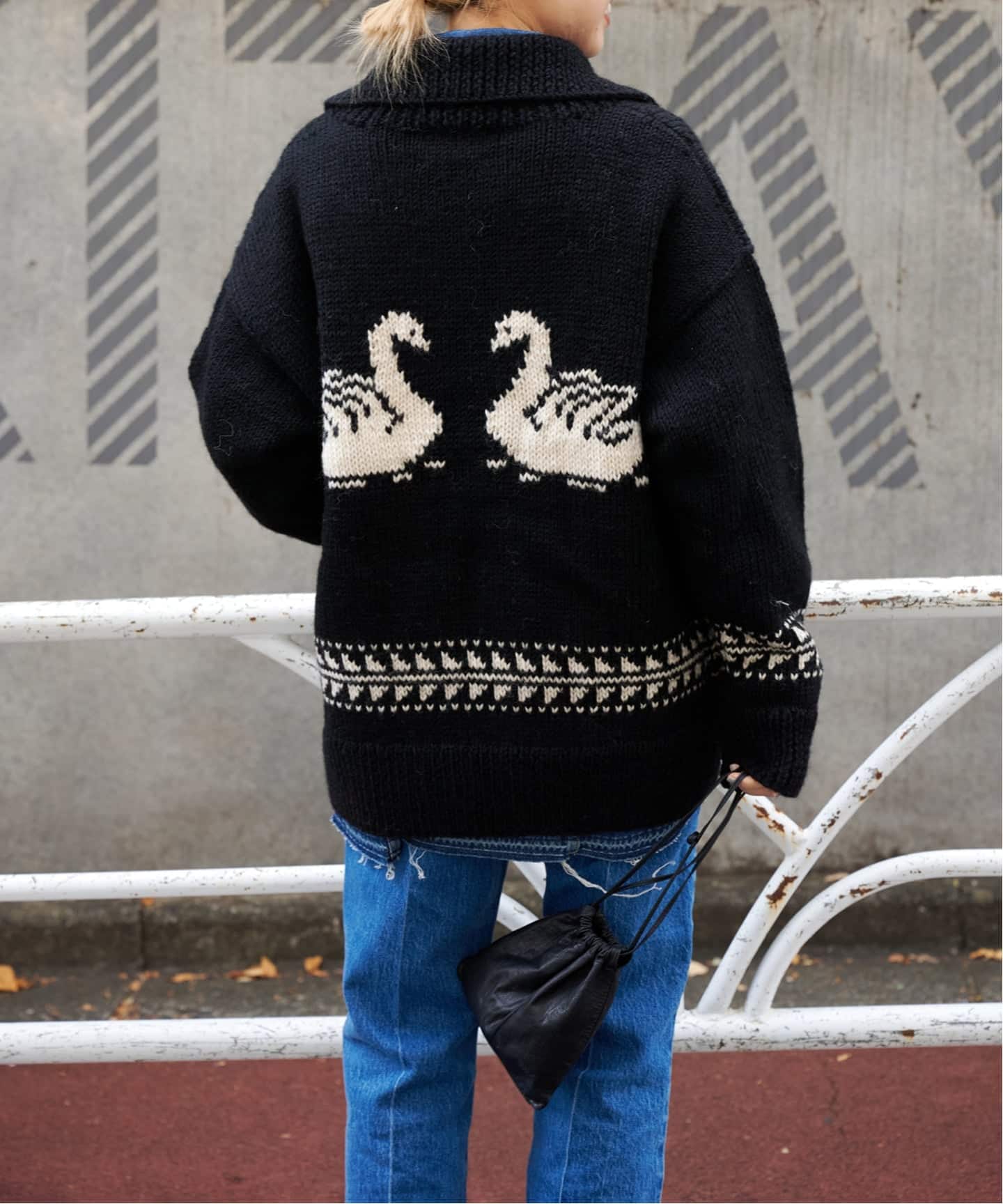 ネパールスワンカウチンハンドニットカーディガン（ニット／セーター