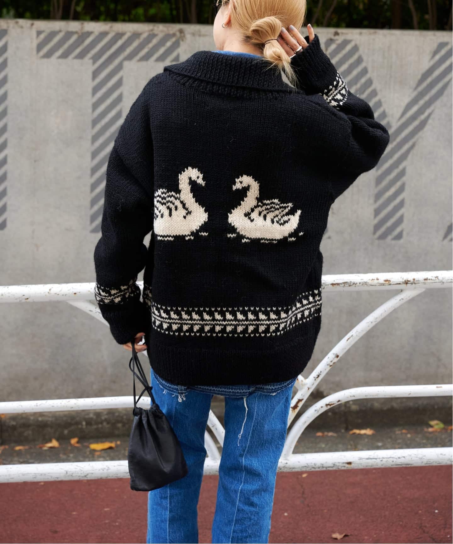 ネパールスワンカウチンハンドニットカーディガン（ニット／セーター