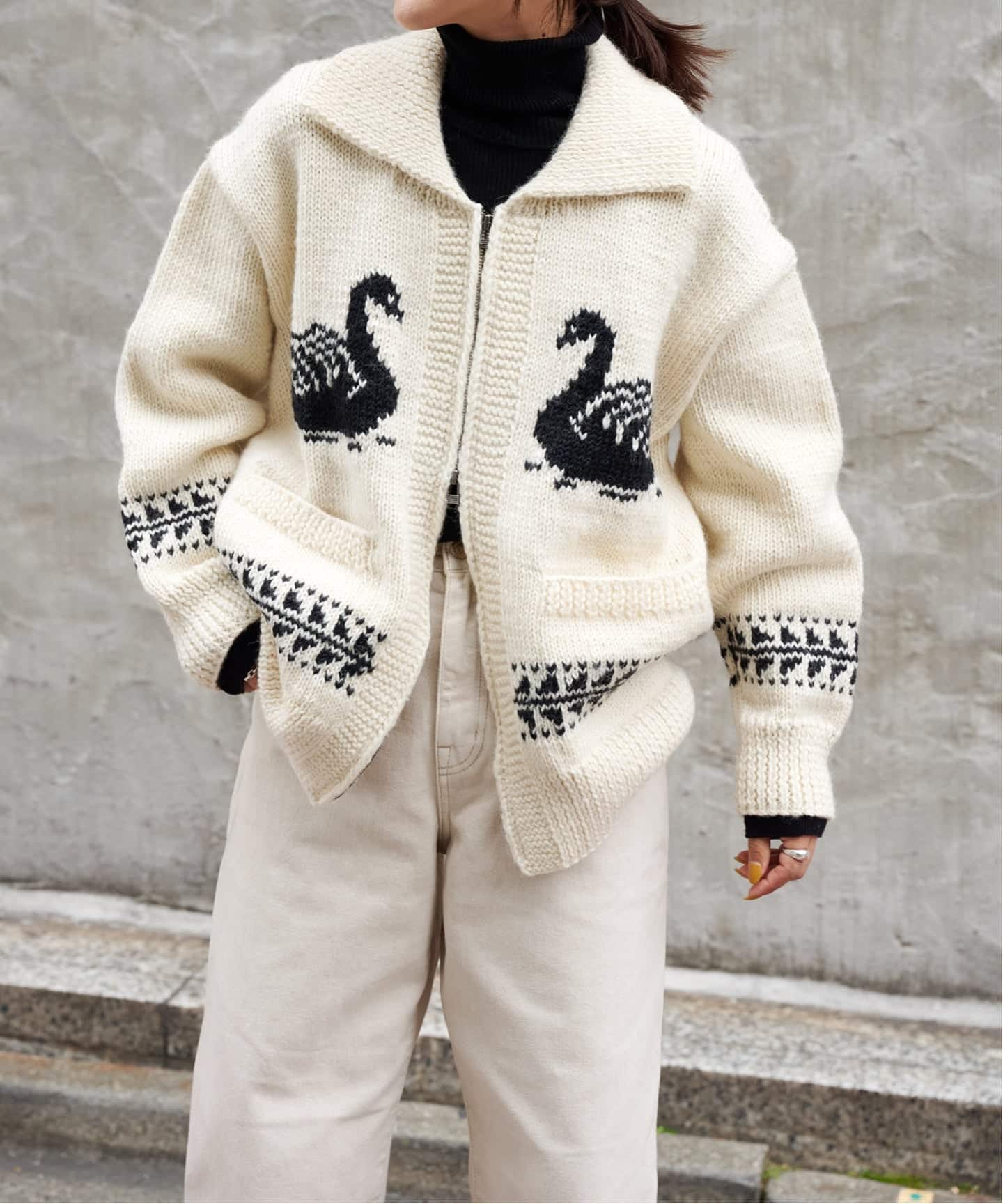 ネパールスワンカウチンハンドニットカーディガン（ニット／セーター