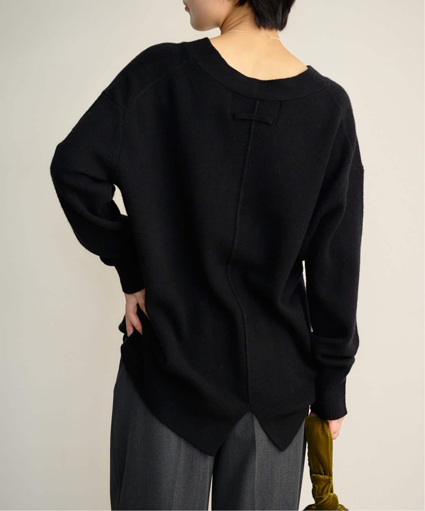 ADAWAS CASHMERE-BLEND V-NECK（ニット／セーター）｜BOICE FROM