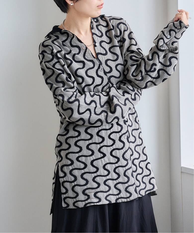 A CCORDION SHINY WAVY PATTERN KNIT SHIRT（ニット／セーター