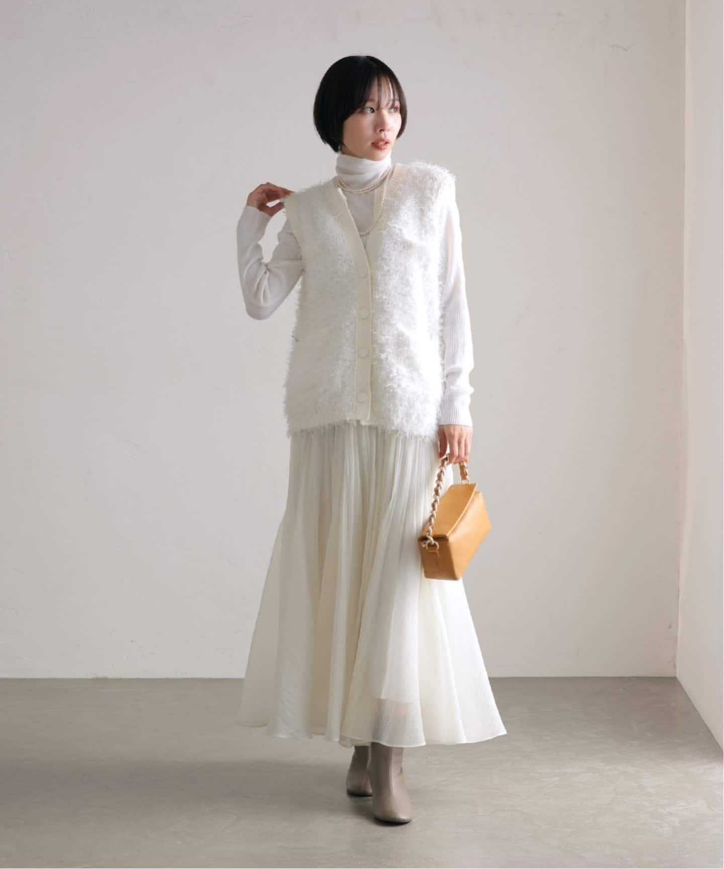 ラトータリテ　ブラック　フェザーベスト 今期 ラ トータリテ La Totalite 《追加予約》【洗える】フェザー