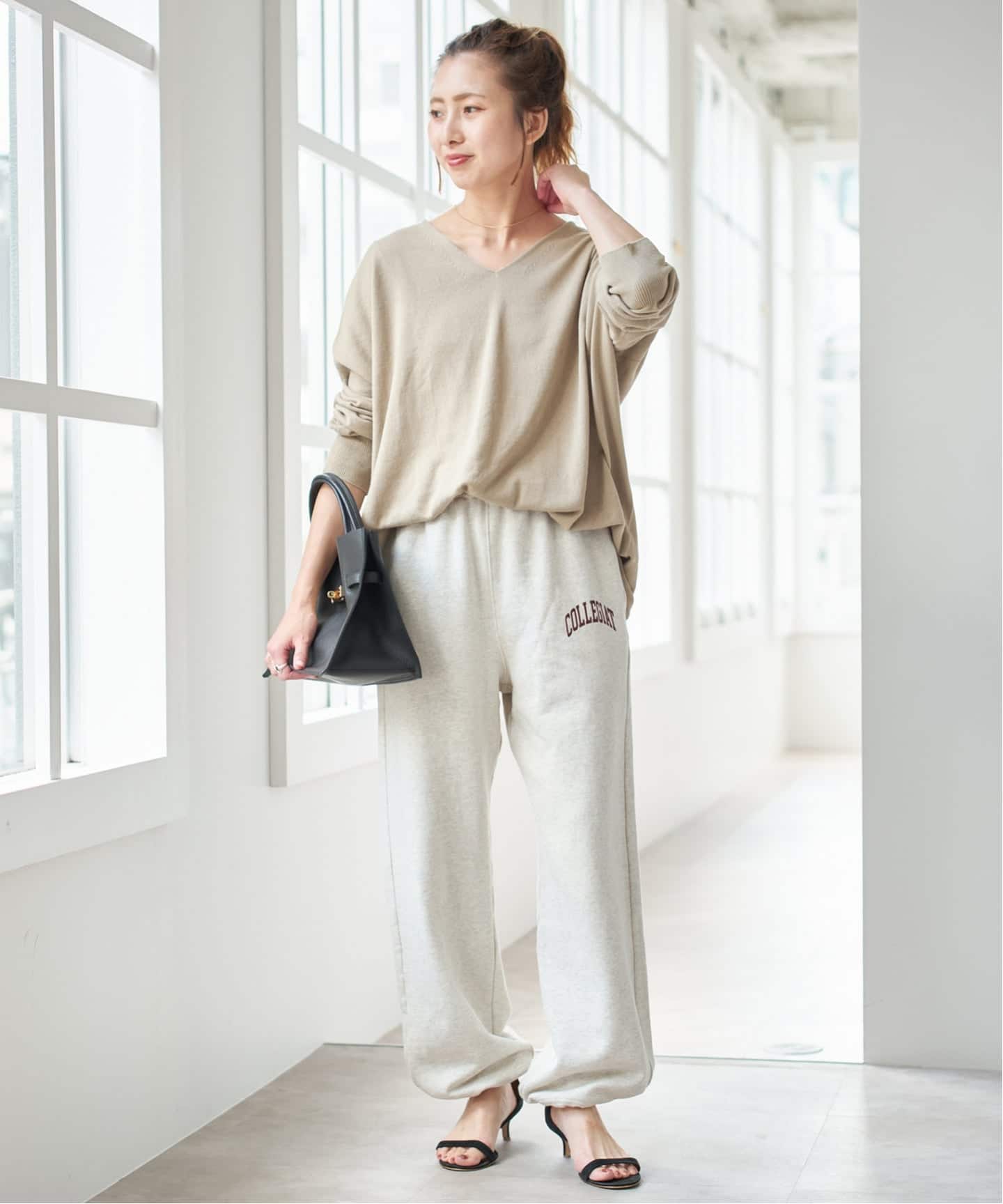 コットンバルキーヤーンルーズVネックプルオーバー（ニット／セーター