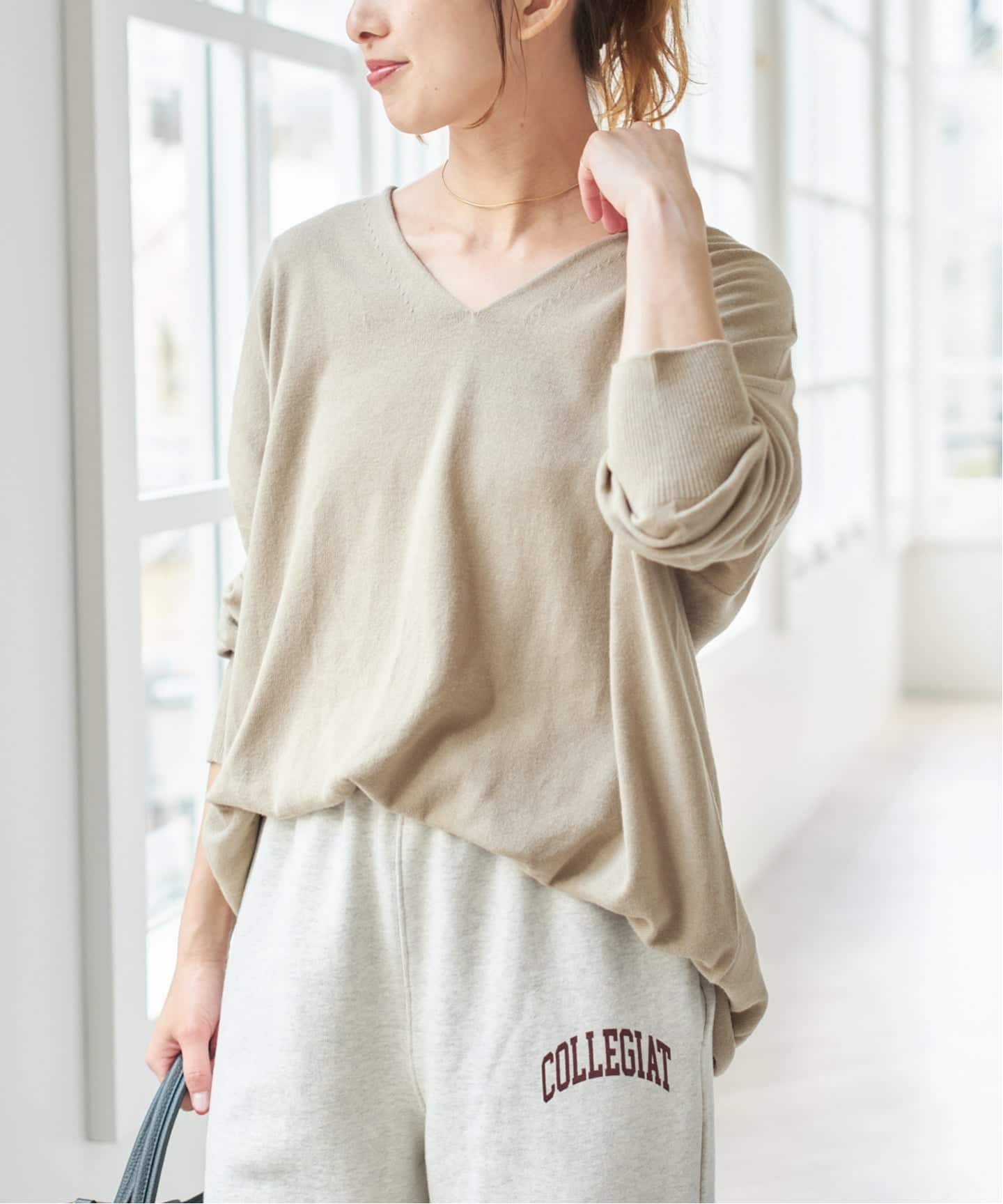 コットンバルキーヤーンルーズVネックプルオーバー（ニット／セーター