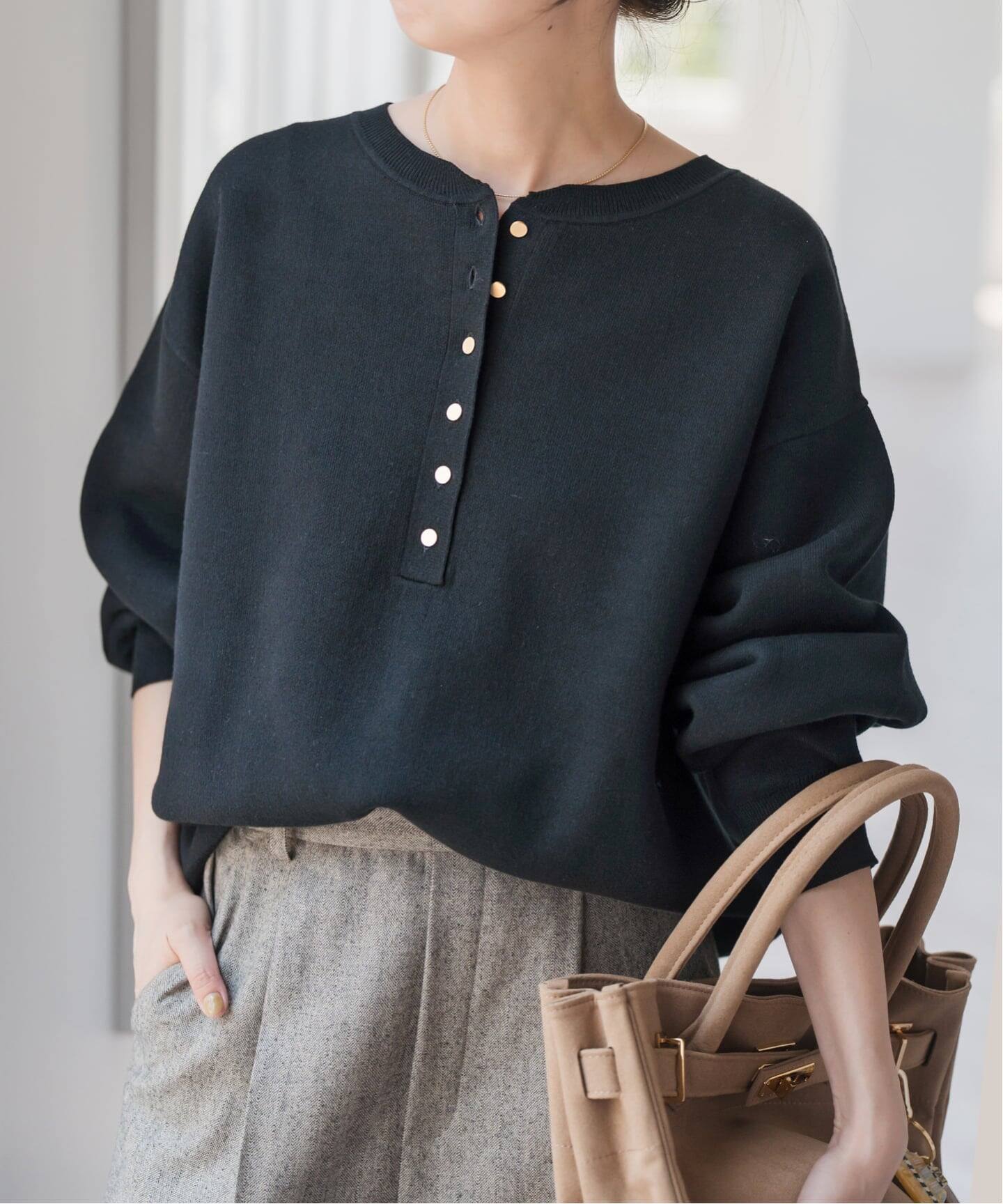 WEB限定》メタルボタンヘンリーネックニット（ニット／セーター