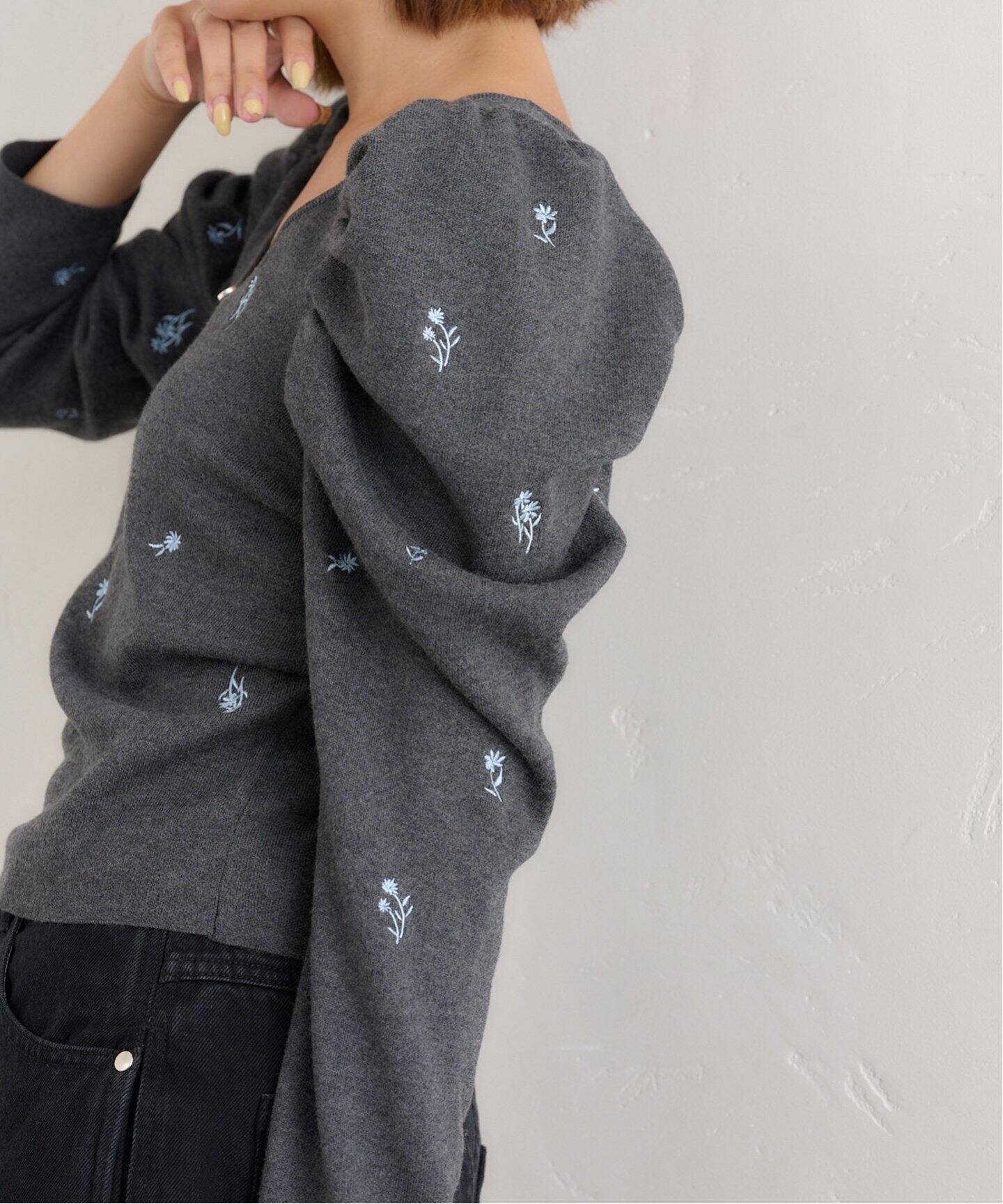 予約》フラワー刺繍ニットプルオーバー（ニット／セーター）｜U